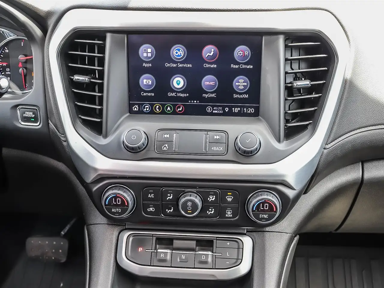 GMC Acadia снимка GMC Acadia