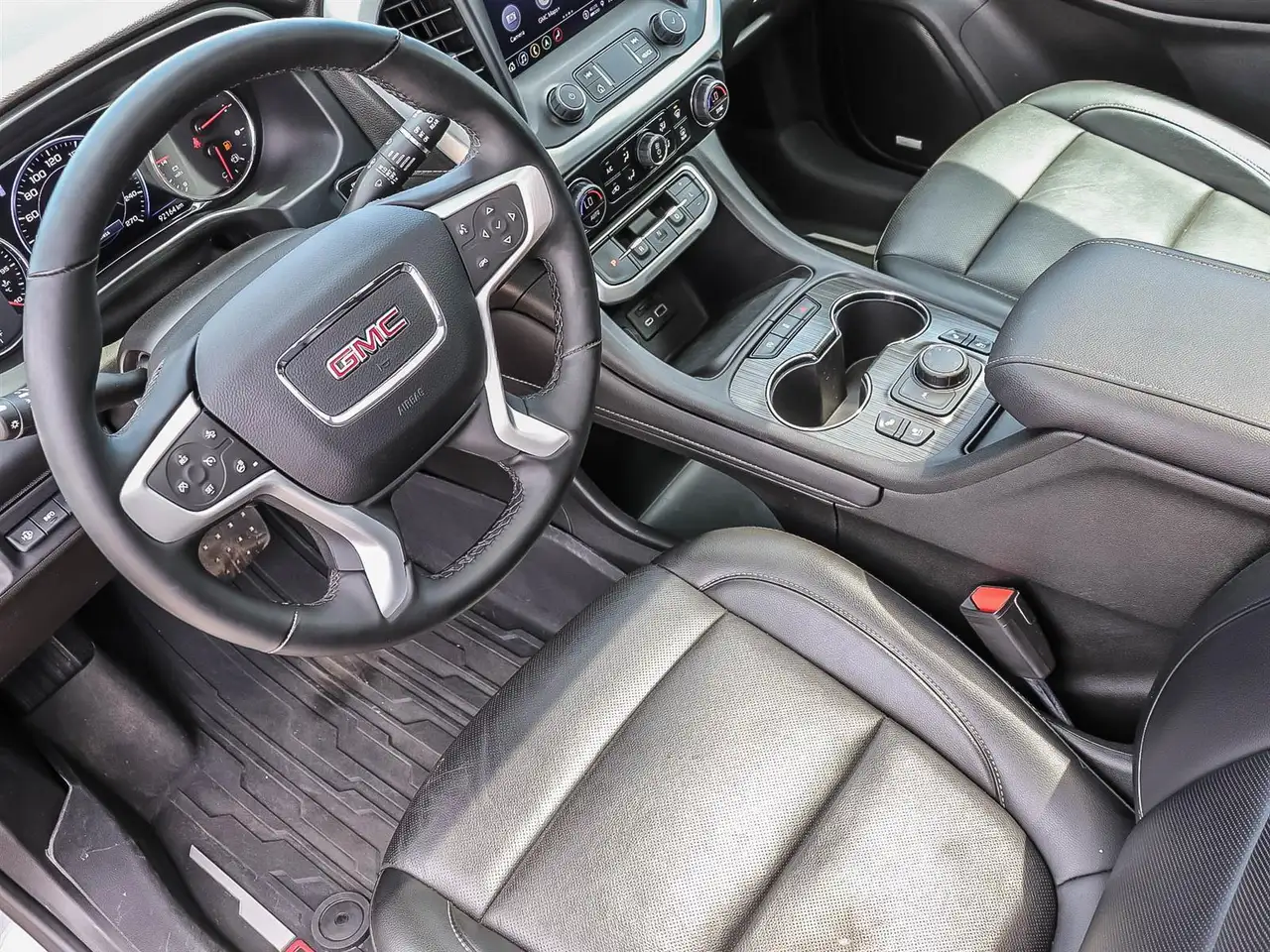 GMC Acadia снимка GMC Acadia