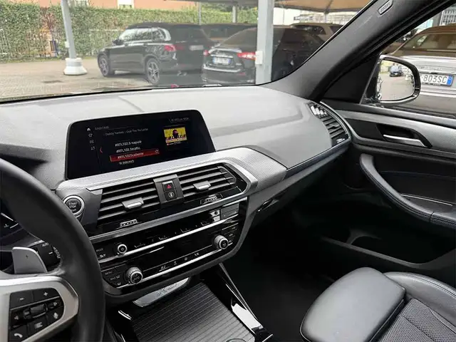BMW X3 view 13
