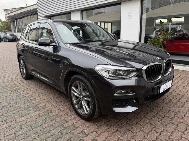 BMW X3 view 3