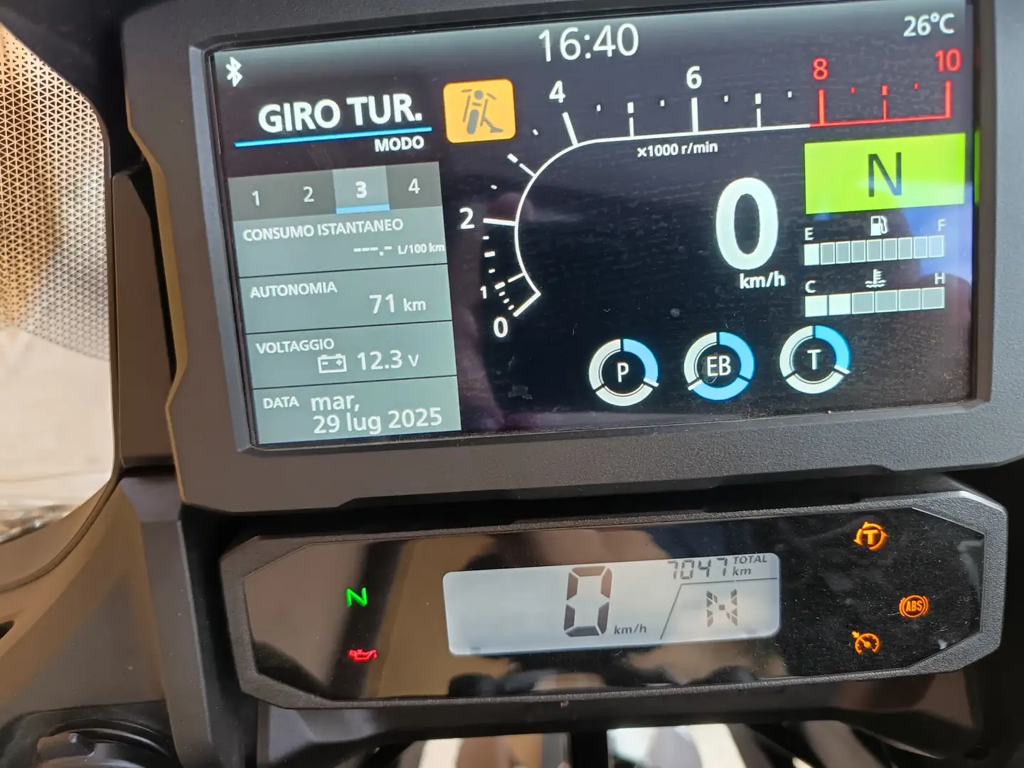 Honda NT 1100 Cambio meccanico Šedá - 2