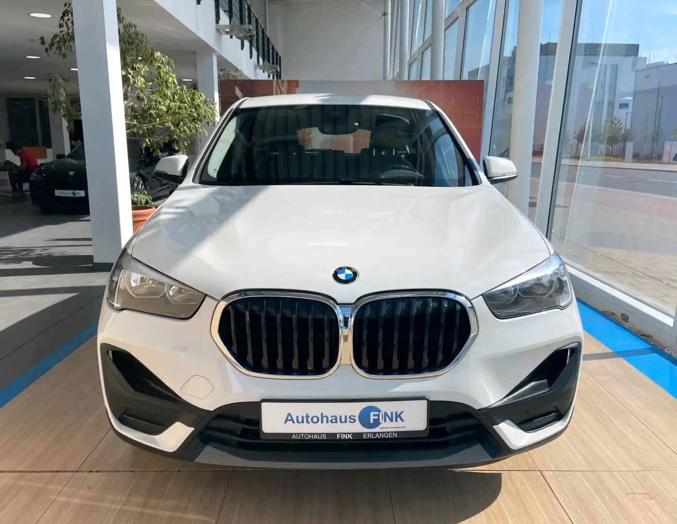BMW X1 xDrive25e Navi Tempomat Leder SHZ PDC DAB Blanco - 2