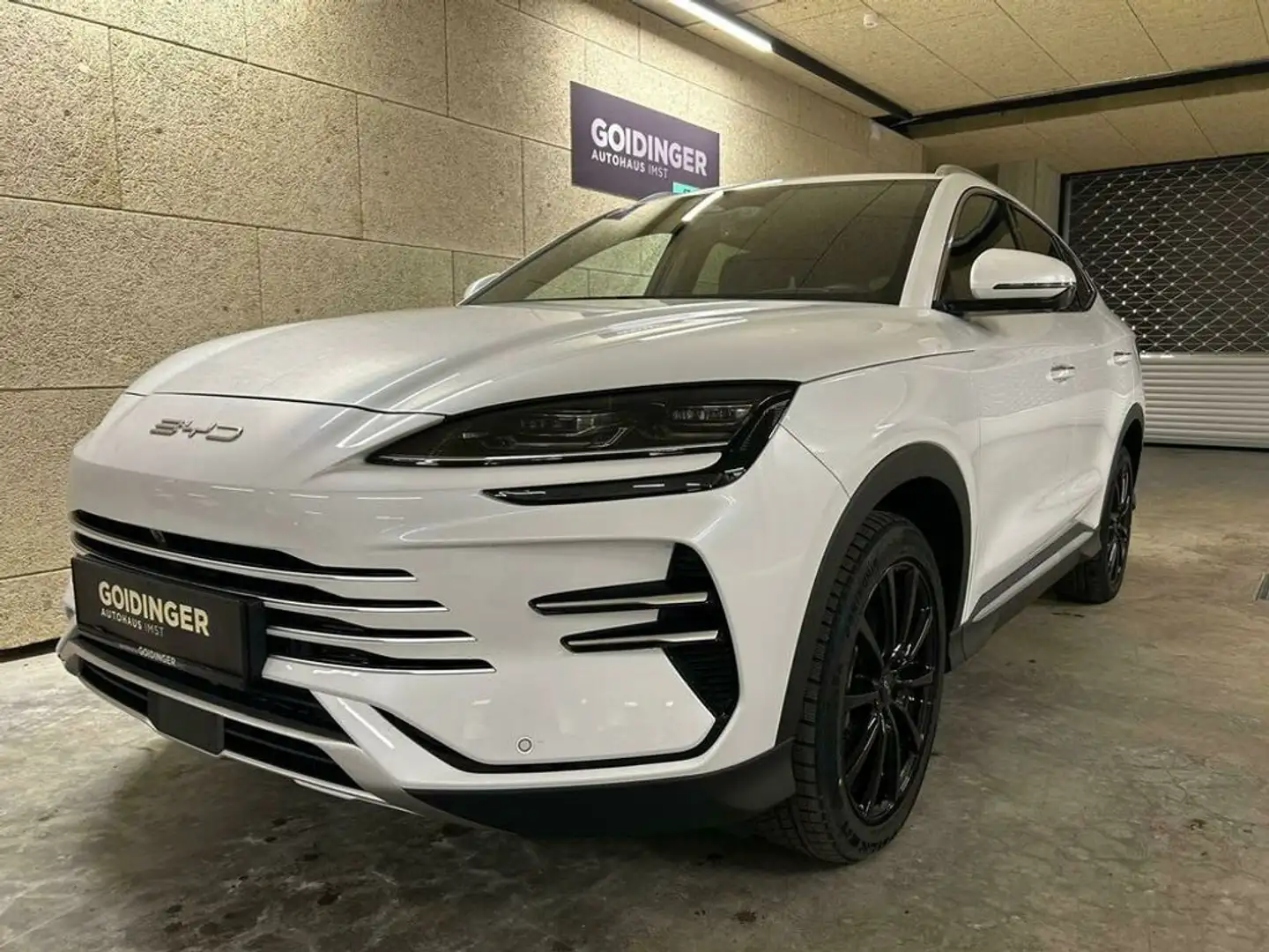BYD Seal U DM-i Design AWD Weiß - 1