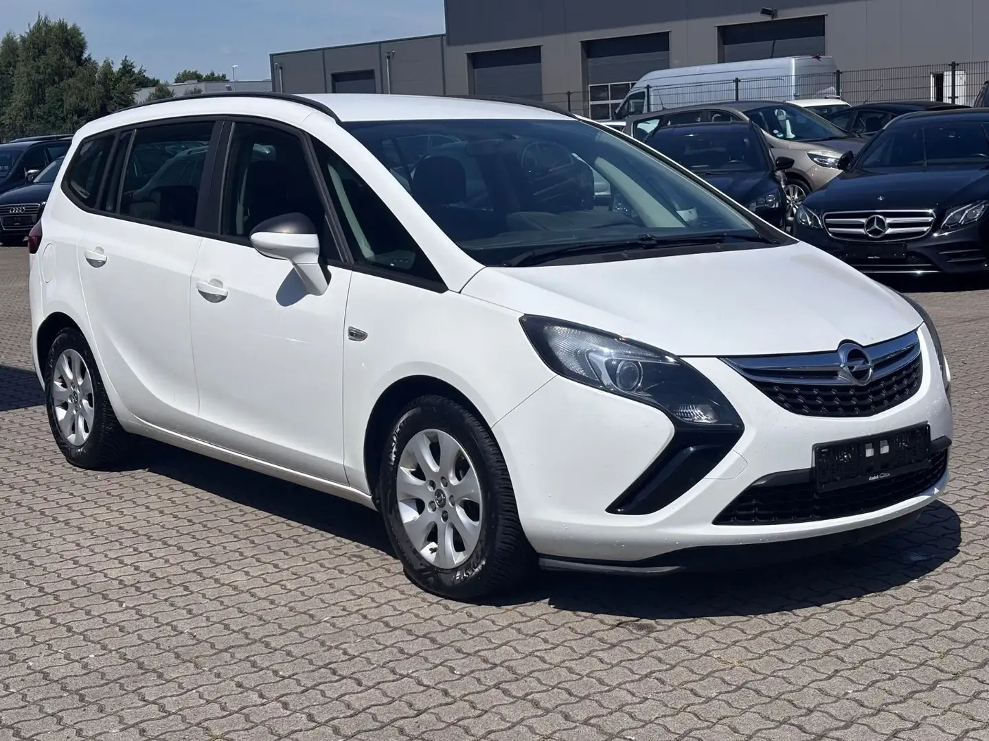 Opel Zafira C Tourer Edition 1,6 CDTI-Navi-Klima-Eur6 Weiß - 1
