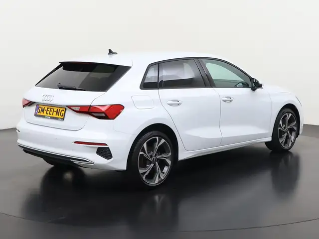 Audi A3 view 4