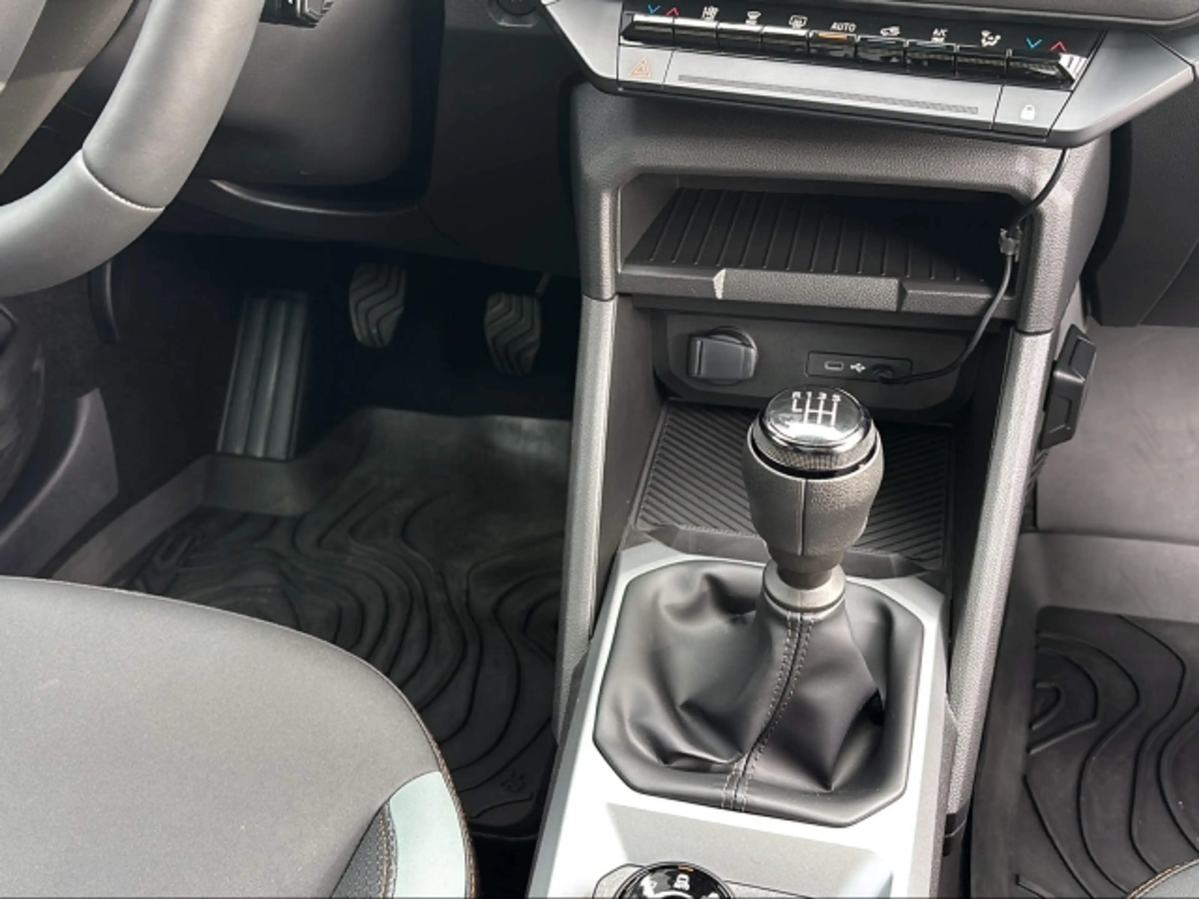 Dacia Bigster Extreme Mild Hybrid 130 4x4 — photo 12