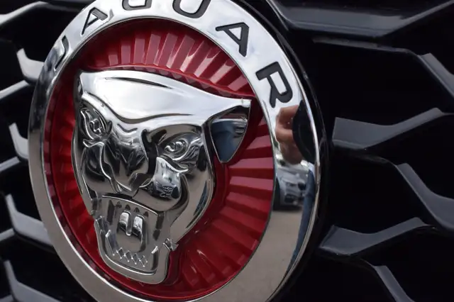 Jaguar E-Pace view 12