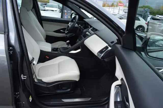 Jaguar E-Pace view 8
