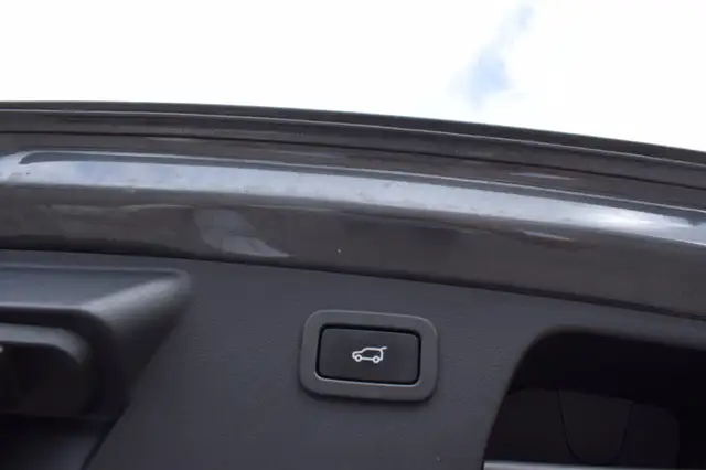 Jaguar E-Pace view 9