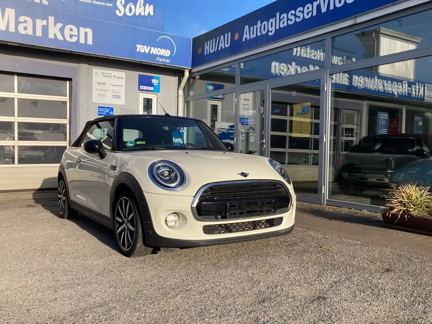 MINI Cooper Cabrio Aut. Beige - 1