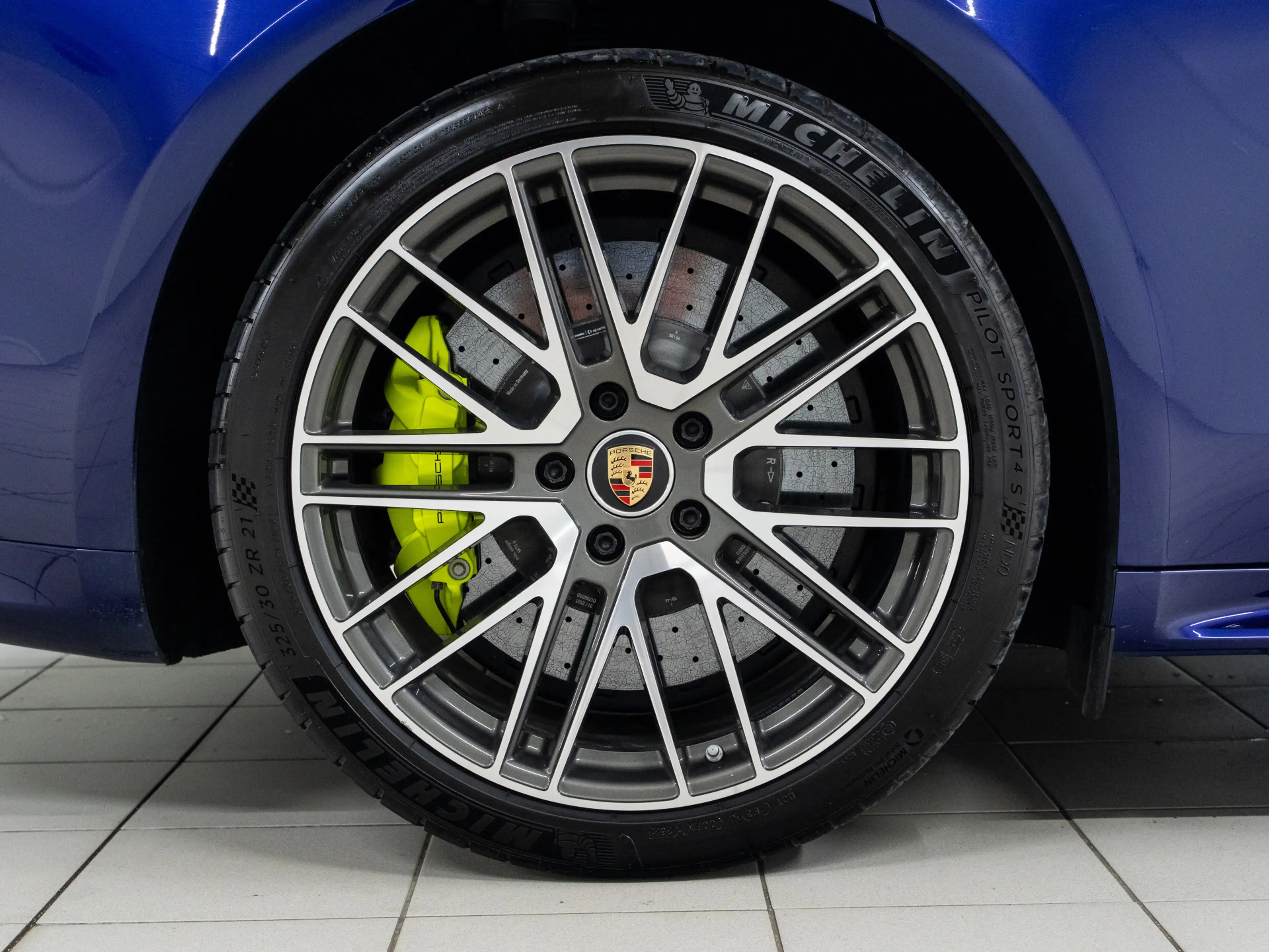 Porsche Panamera Turbo S E-Hybrid Sport Turismo — photo 10