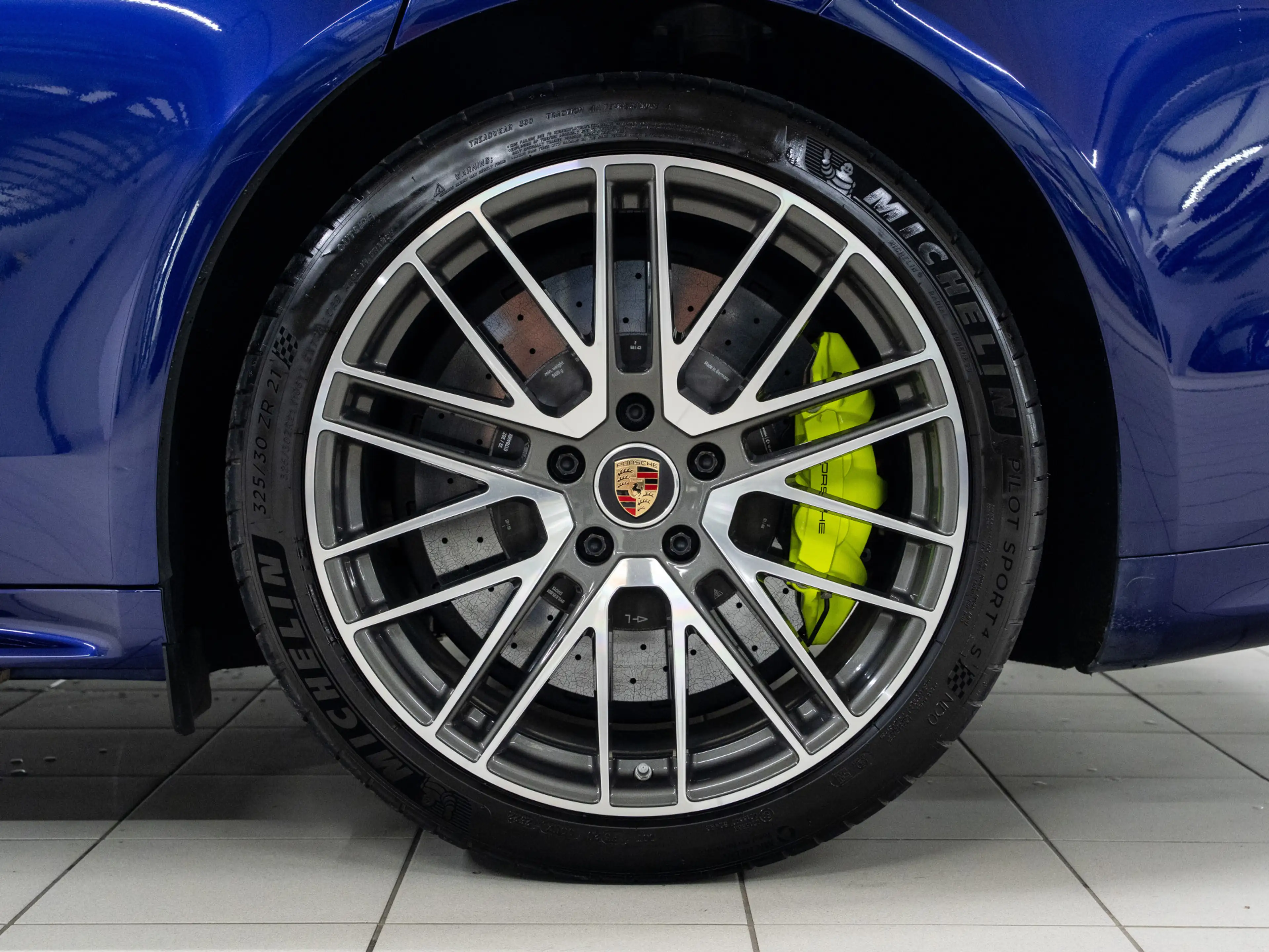 Porsche Panamera Turbo S E-Hybrid Sport Turismo — photo 9
