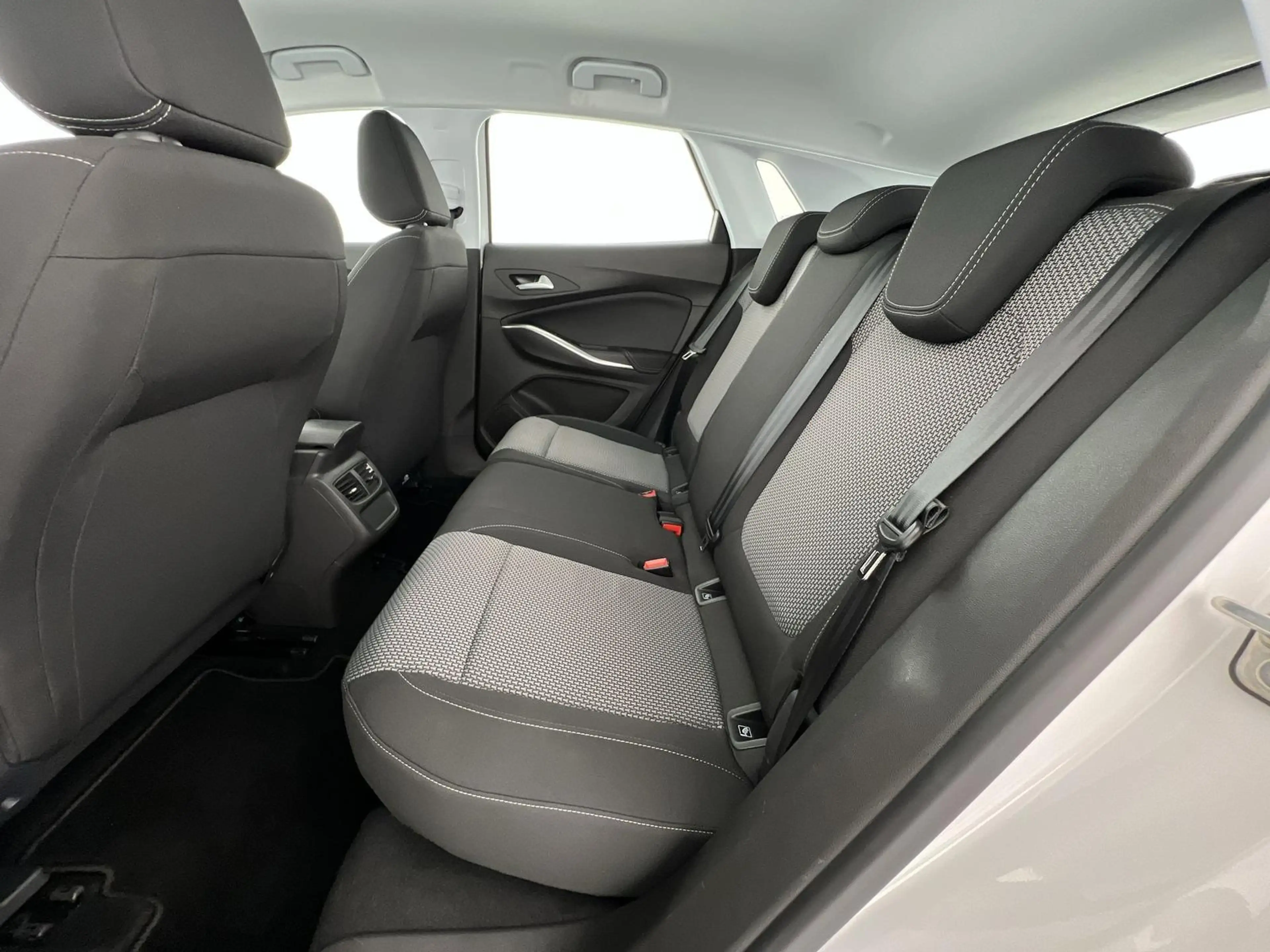 Opel Grandland Enjoy 1.2*PDC*Klima*Tempomat*uvm — photo 9