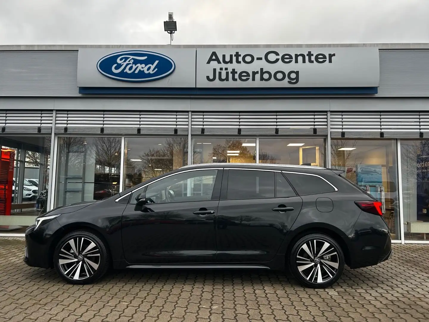 Toyota Corolla 1,8 Hybrid Business Edition*RFK*PDC* Schwarz - 1