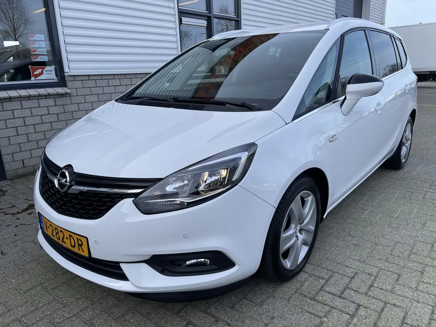 Opel Zafira 2.0 CDTI 170pk grijs kenteken / 2 persoons / rijkl Blanco - 2