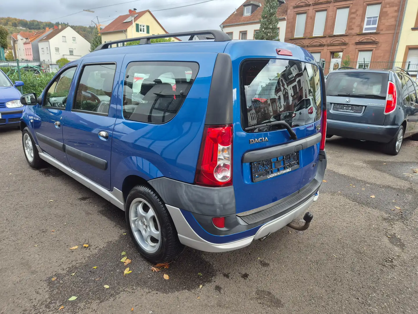 Dacia Logan Laureate " 1 Hand, 7 Sitze, TÜV / AU neu " Blau - 2