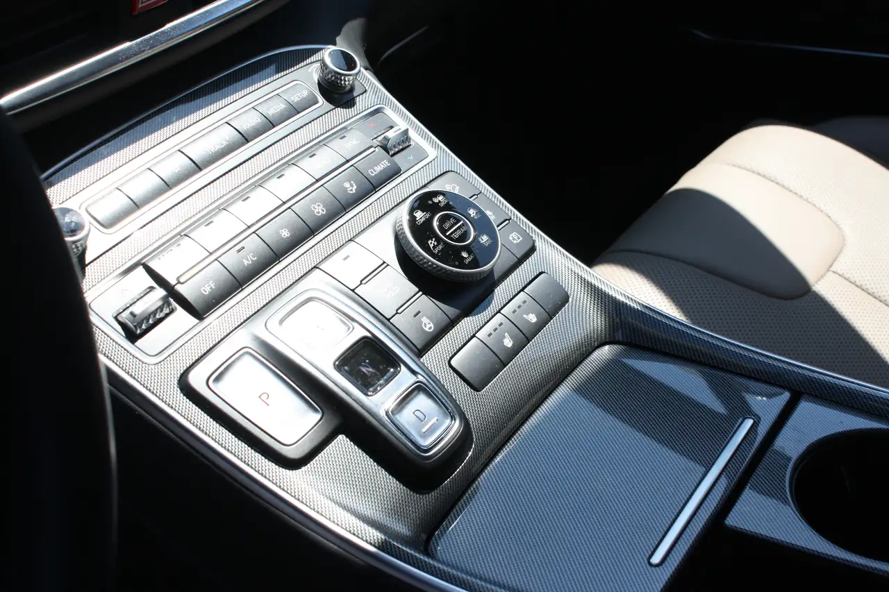 Hyundai SANTA FE снимка Hyundai SANTA FE