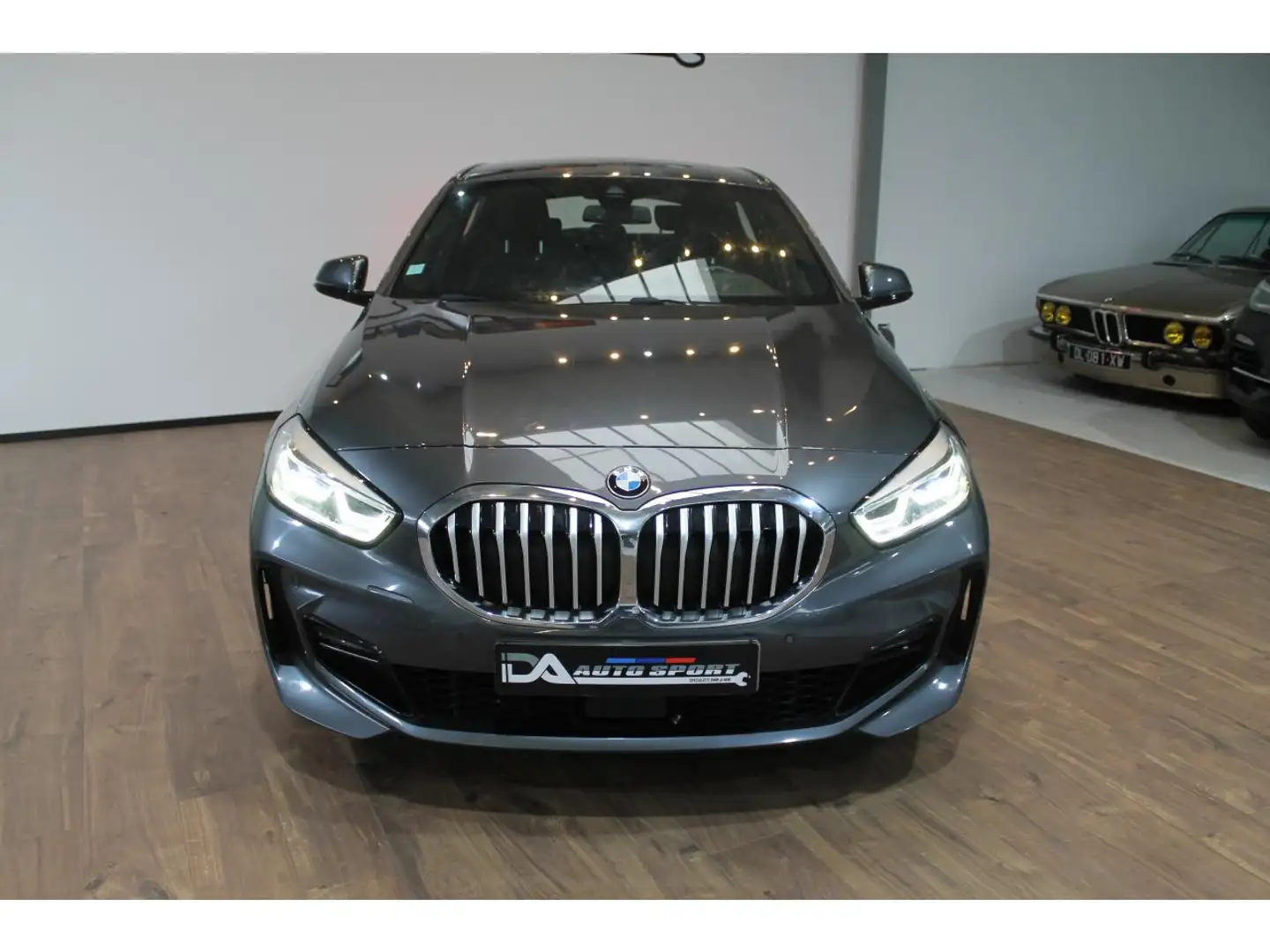BMW 118 118d  BERLINE F40 M Sport Grijs - 2