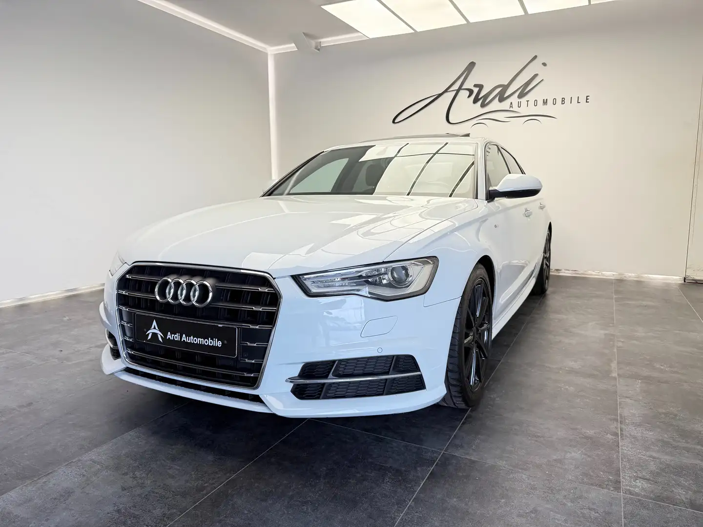 Audi A6 2.0 TDi S tronic*S LINE*CAMERA*TOIT OUV*GARANTIE* Blanc - 1
