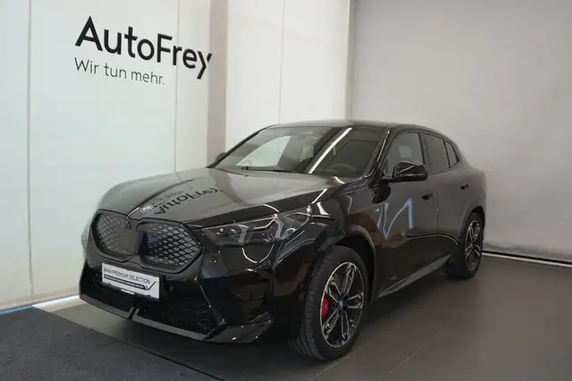 BMW iX2 xDrive30