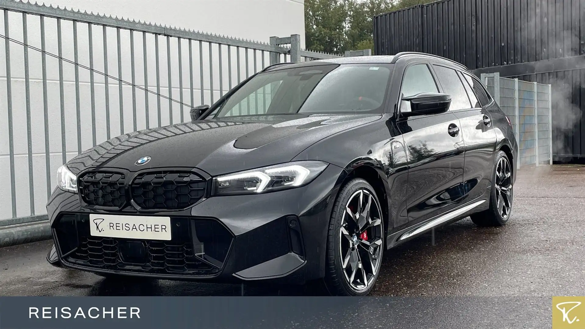 BMW 340 A xDrive Tou M-Sport PRO,Pano,AHK,DAProf,A Schwarz - 1