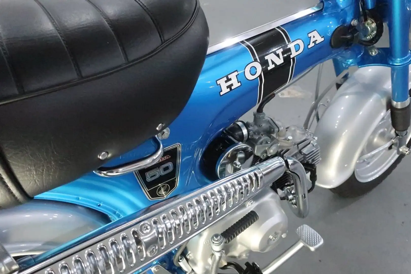 Honda 1974  Honda Dax ST 50 G  Total Restauration Blau - 2
