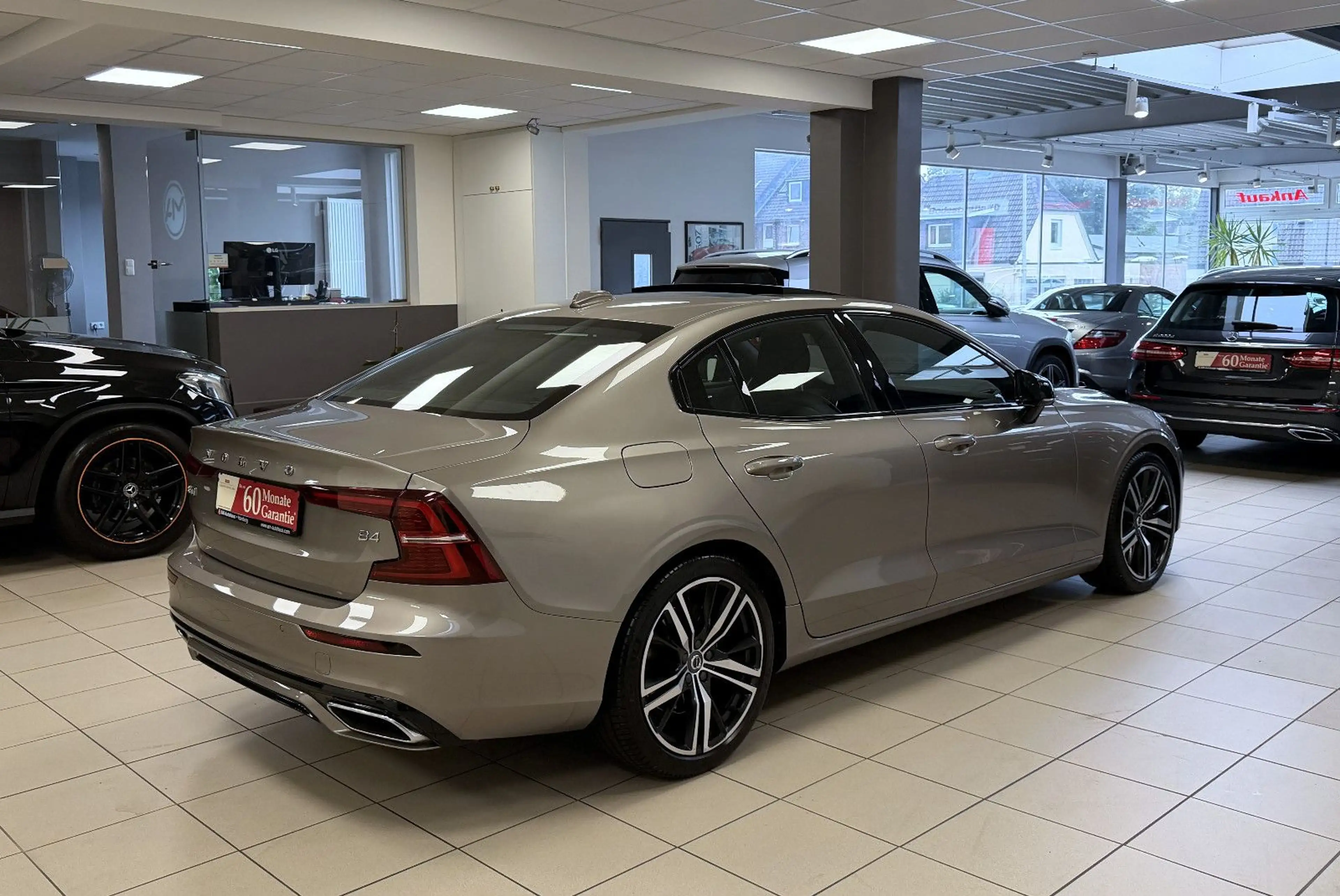 Volvo S60 B4 *R Design*PanSD*ACC*Kamera*H&K*LED*Memory — photo 3