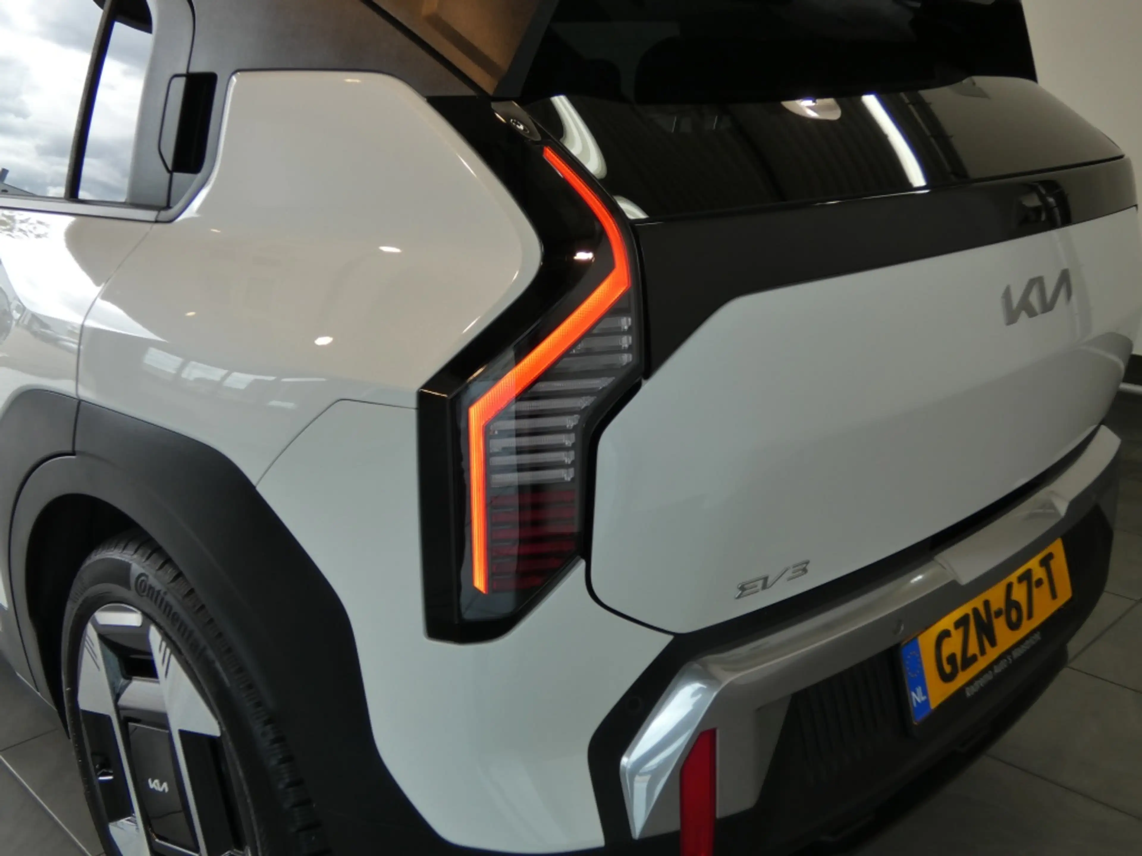 Kia EV3 Plus Adv. 58.3 kWh Sunroof harman kardon leder — photo 8