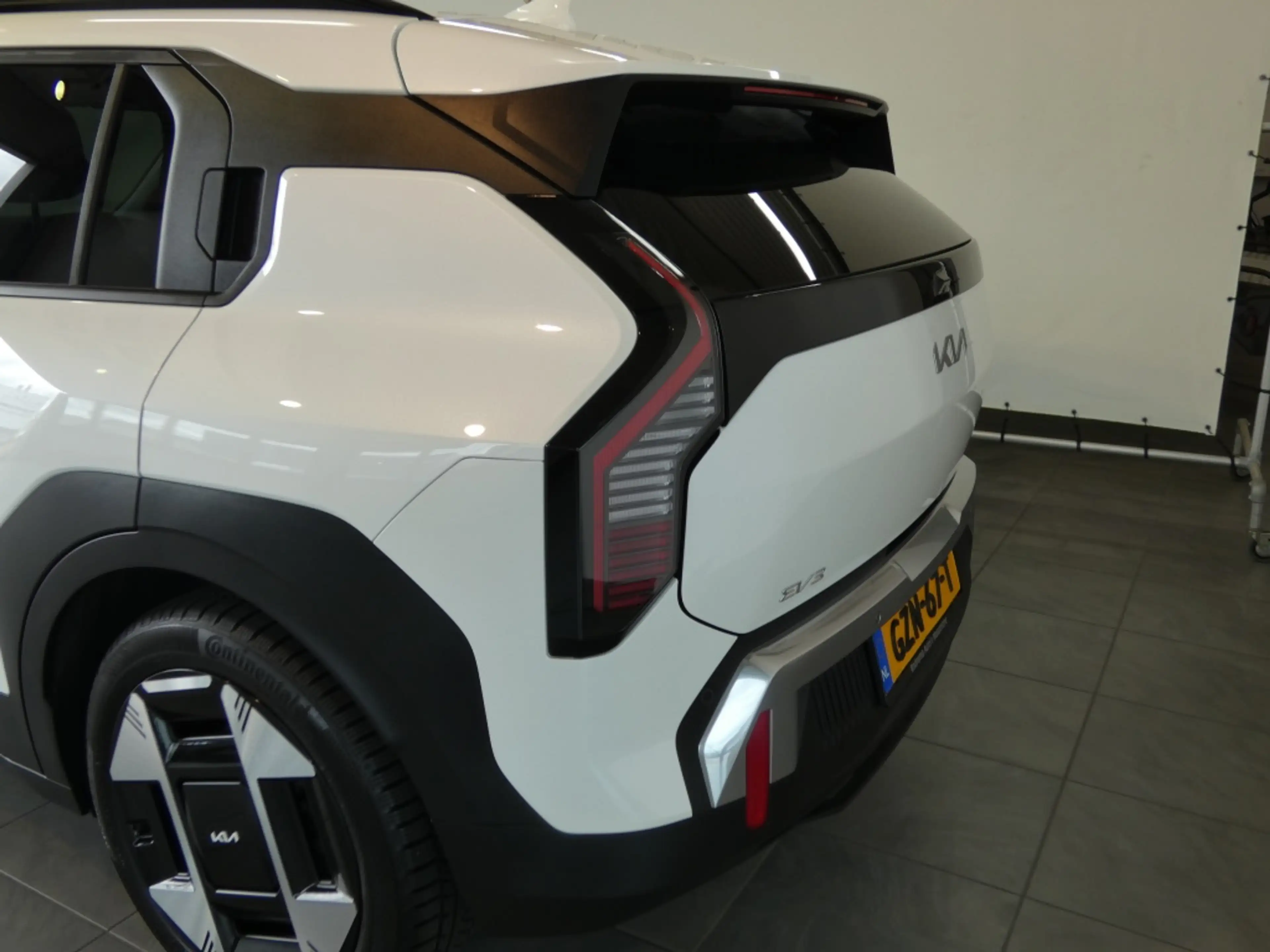 Kia EV3 Plus Adv. 58.3 kWh Sunroof harman kardon leder — photo 5
