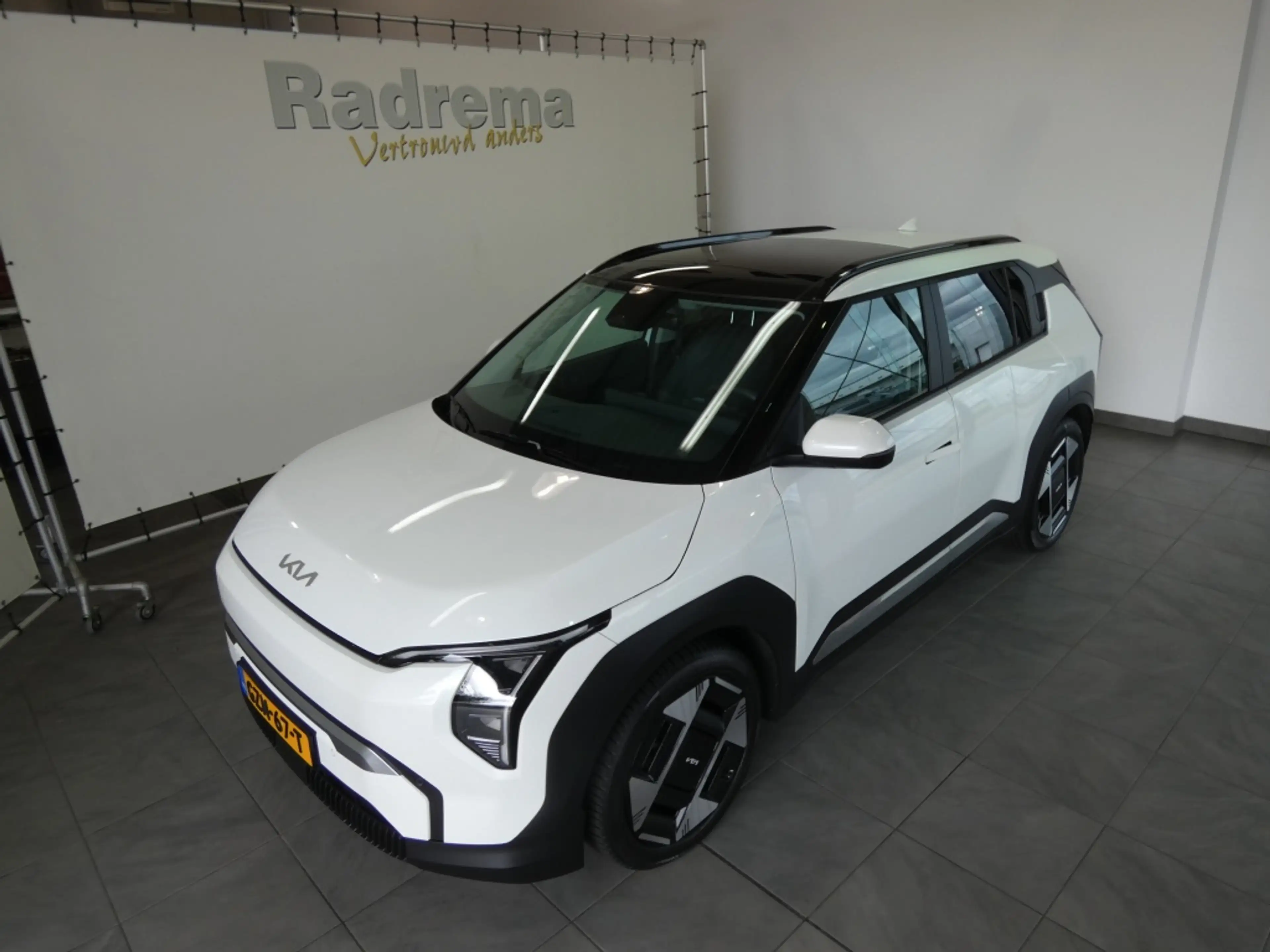 Kia EV3 Plus Adv. 58.3 kWh Sunroof harman kardon leder — photo 4
