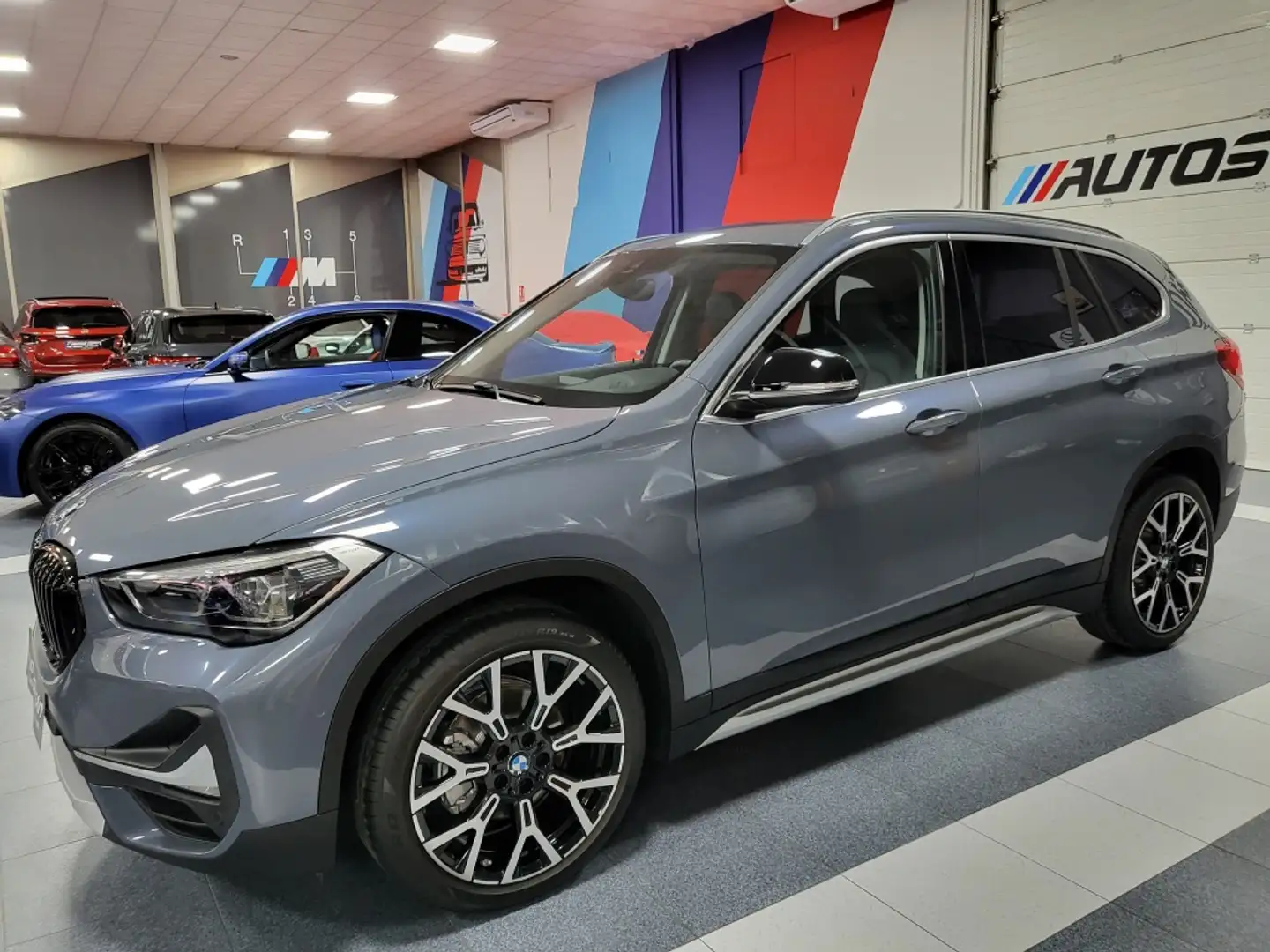 BMW X1 sDrive 18iA Gris - 1