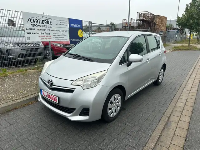 Toyota Verso-S Life *NAVI*RFK*MFL*6-GANG*