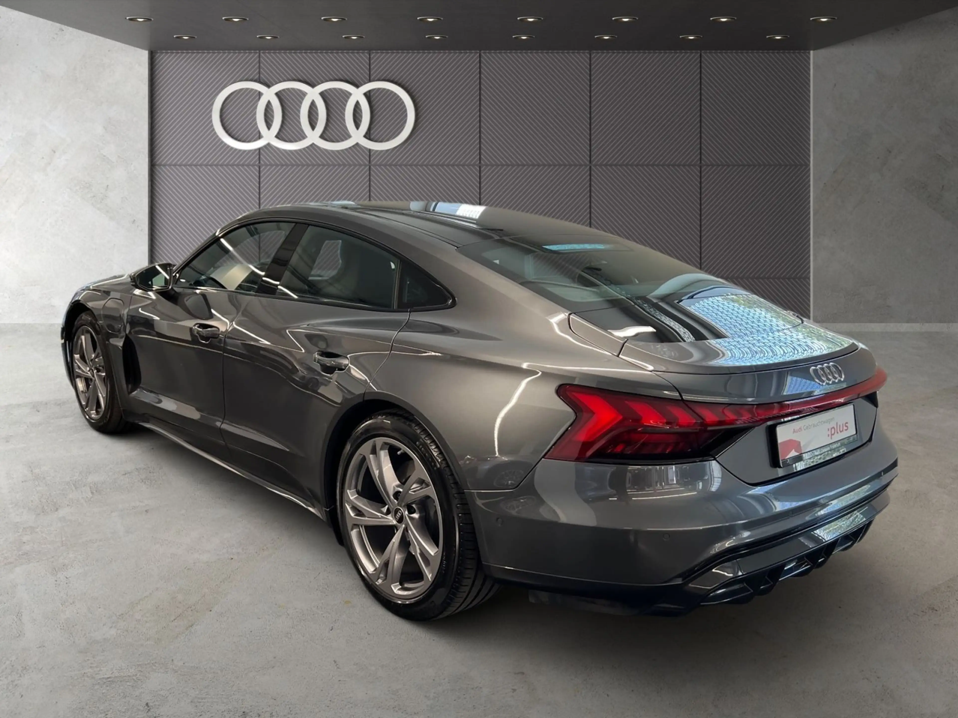 Audi e-tron GT Navi Pano HuD Matrix-LED PDC S — photo 4