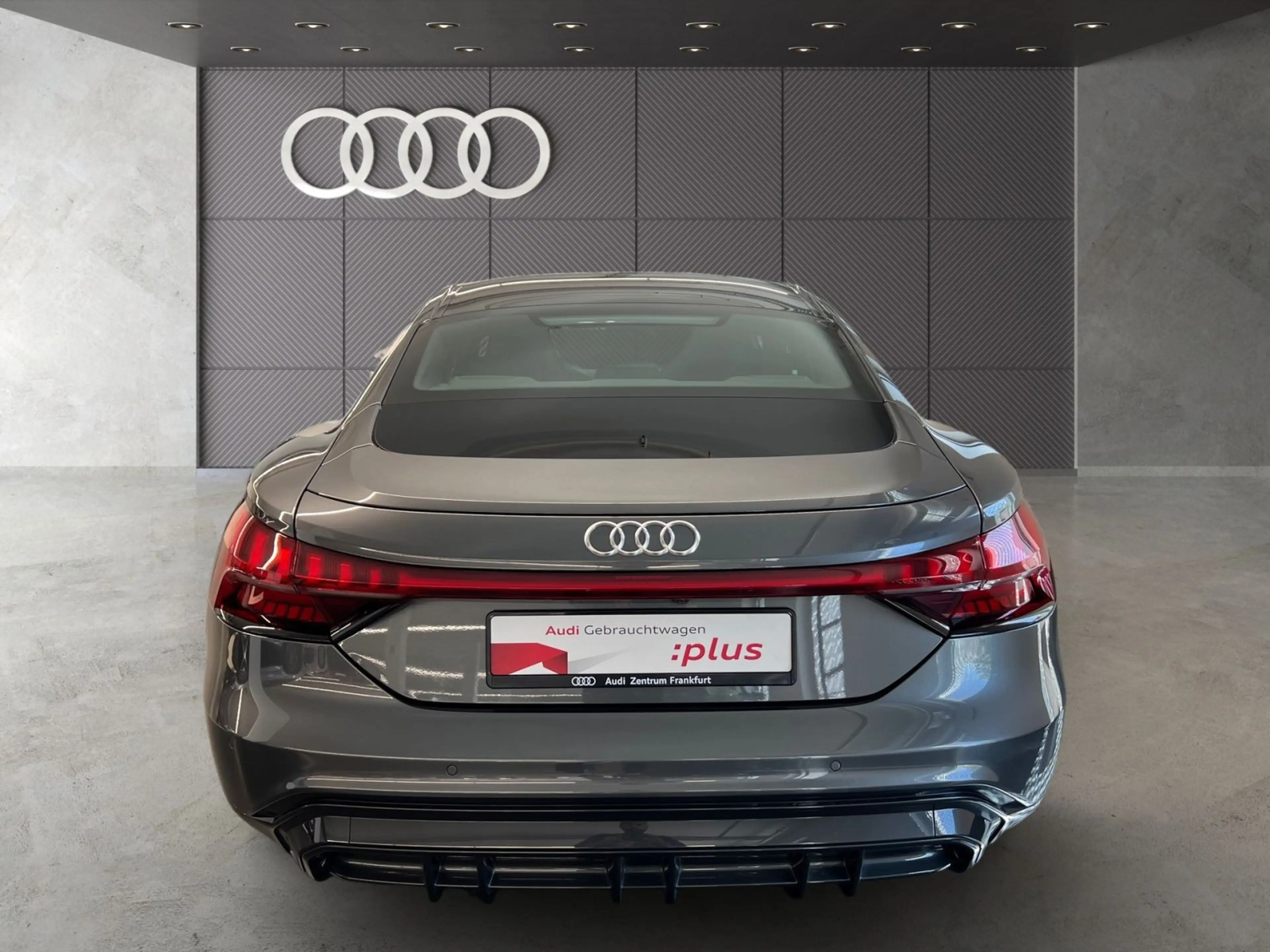 Audi e-tron GT Navi Pano HuD Matrix-LED PDC S — photo 5