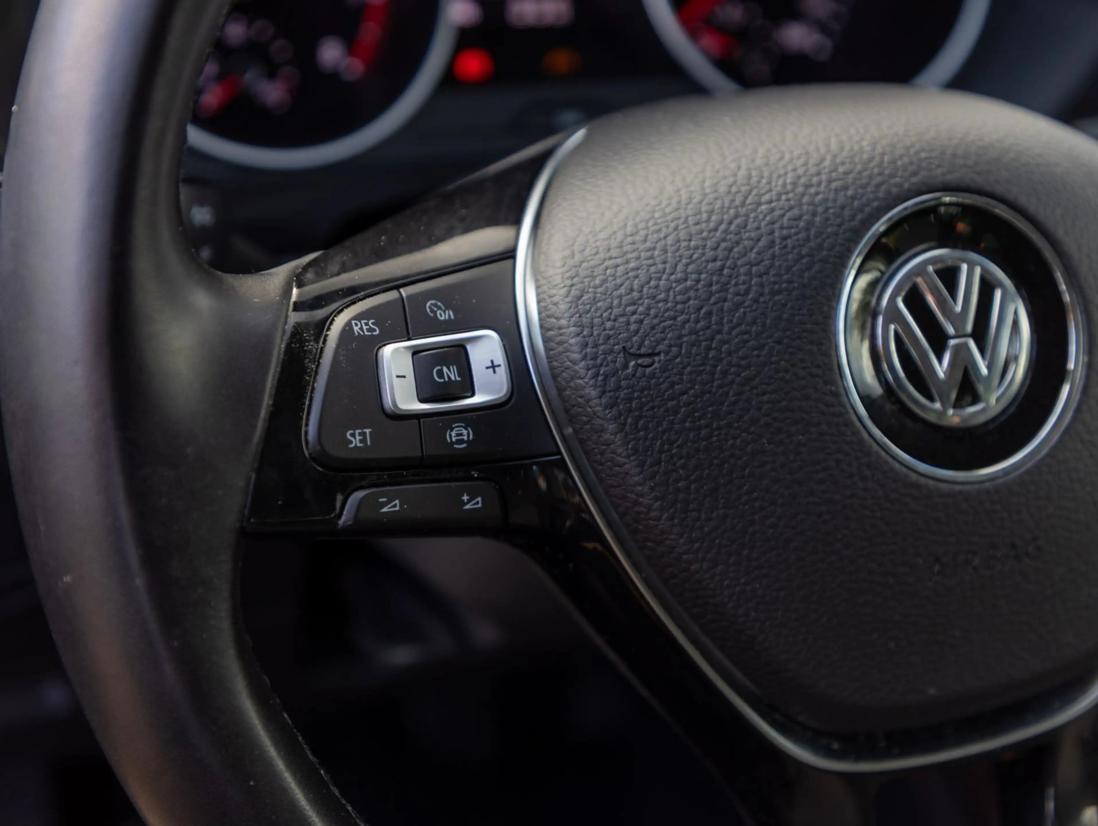 Volkswagen Tiguan Trendline 1.5 TSI Navi LED EPH GRA — photo 13