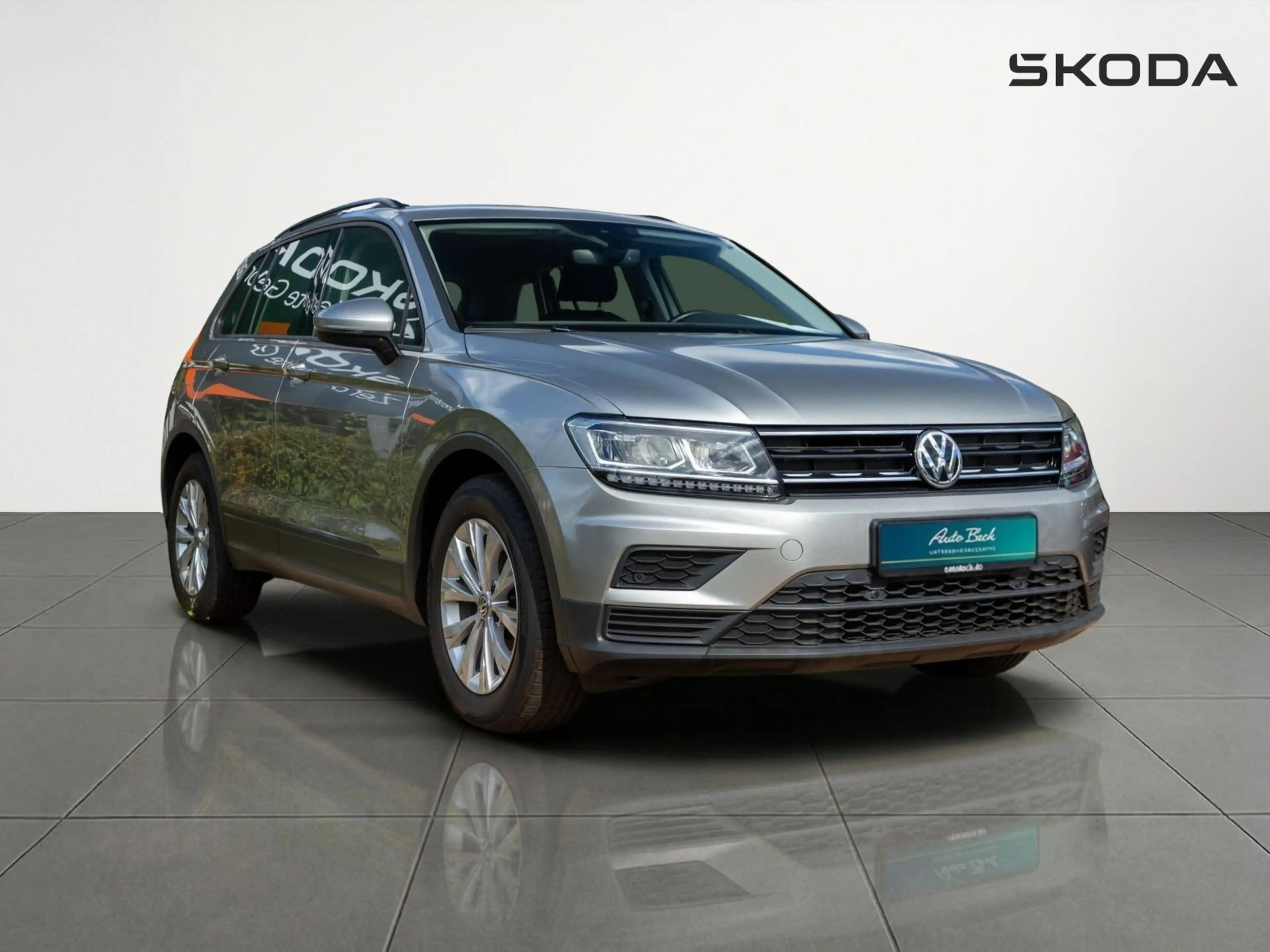 Volkswagen Tiguan Trendline 1.5 TSI Navi LED EPH GRA — photo 3