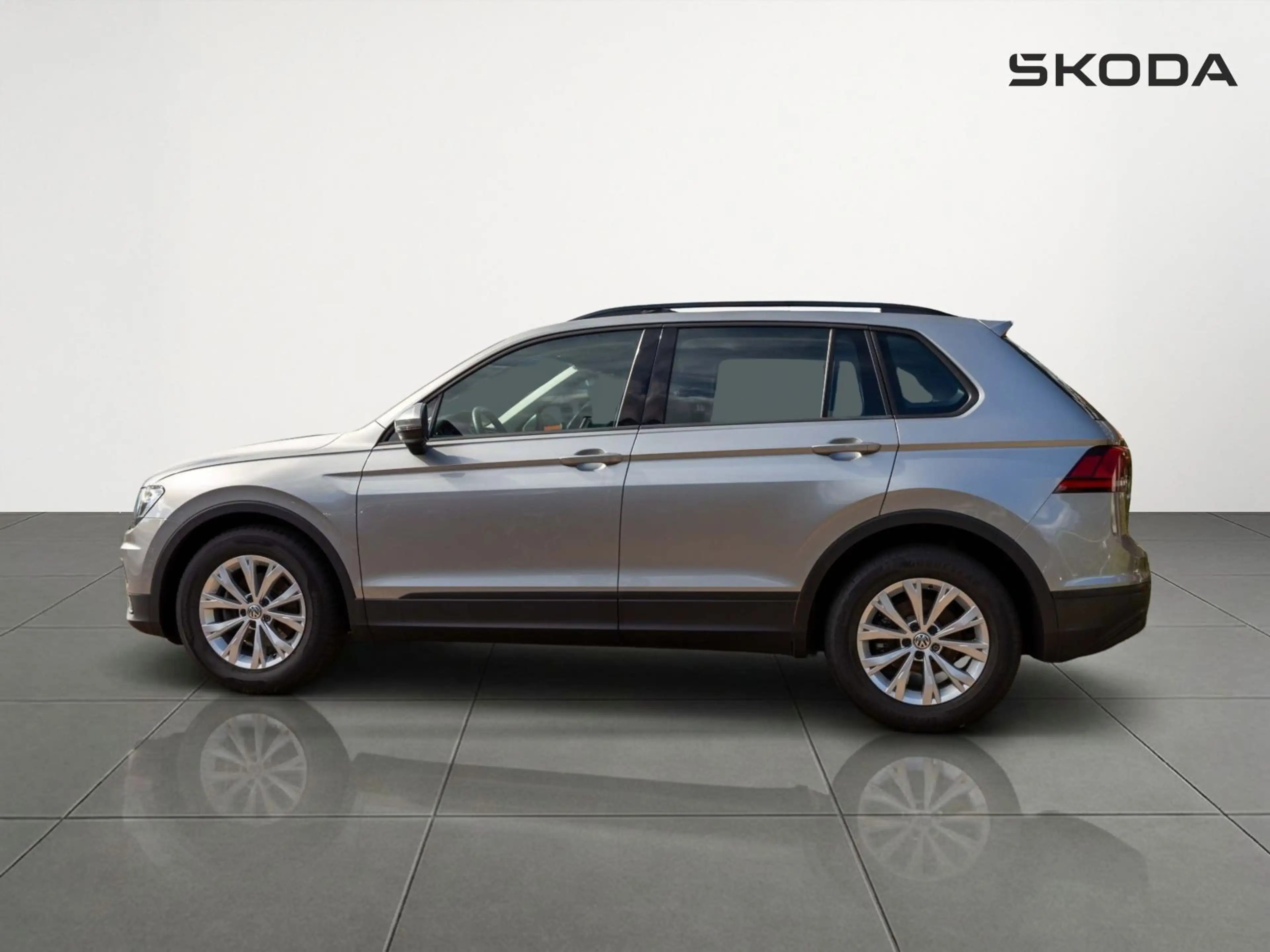 Volkswagen Tiguan Trendline 1.5 TSI Navi LED EPH GRA — photo 4