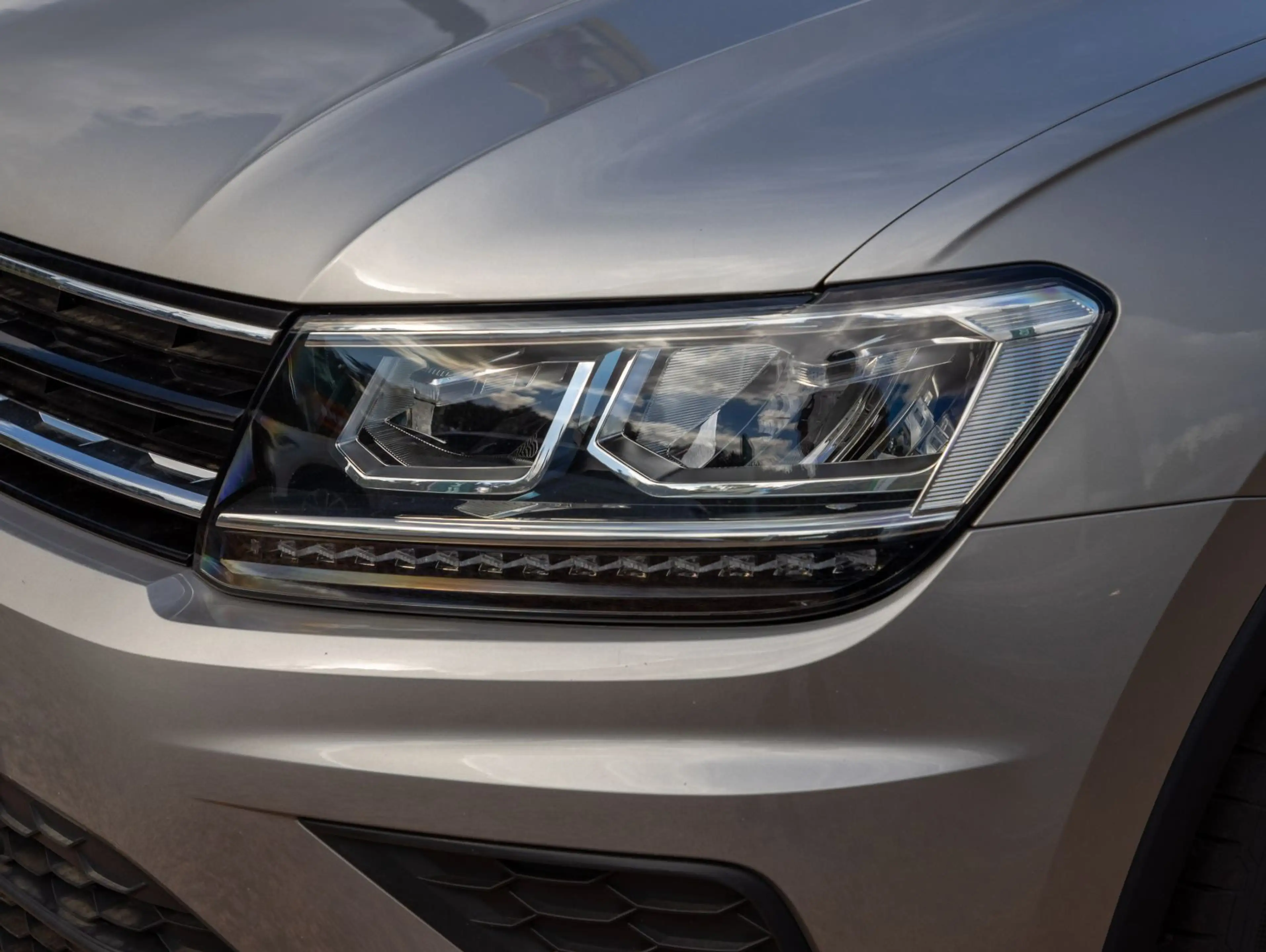 Volkswagen Tiguan Trendline 1.5 TSI Navi LED EPH GRA — photo 8