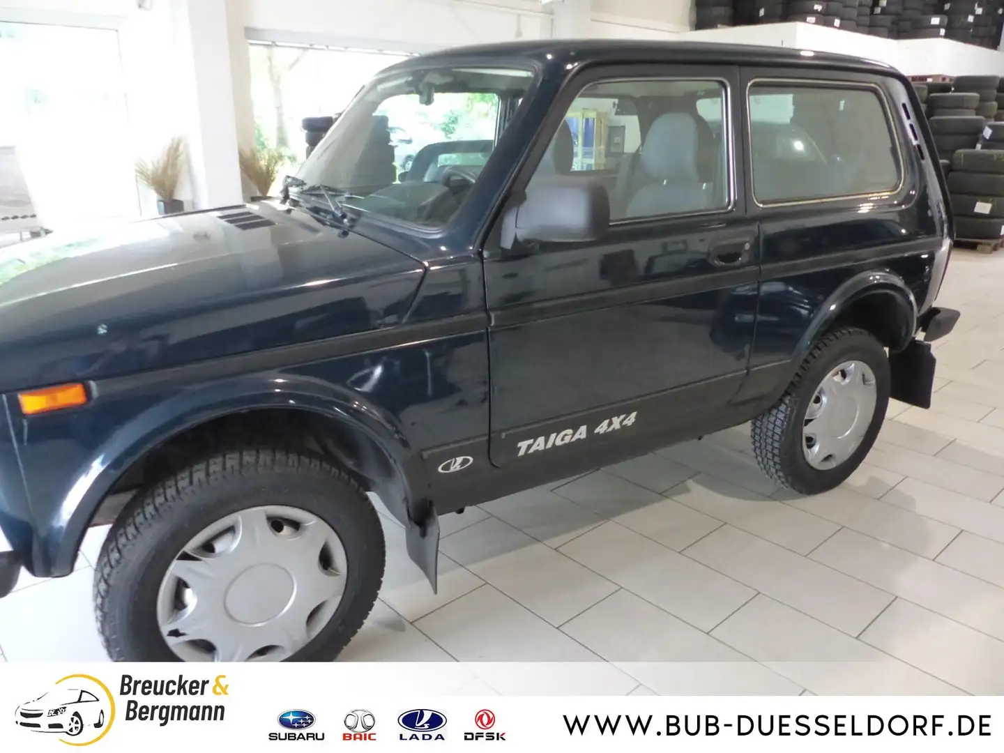 Lada Taiga Basis 4x4 Grün - 2
