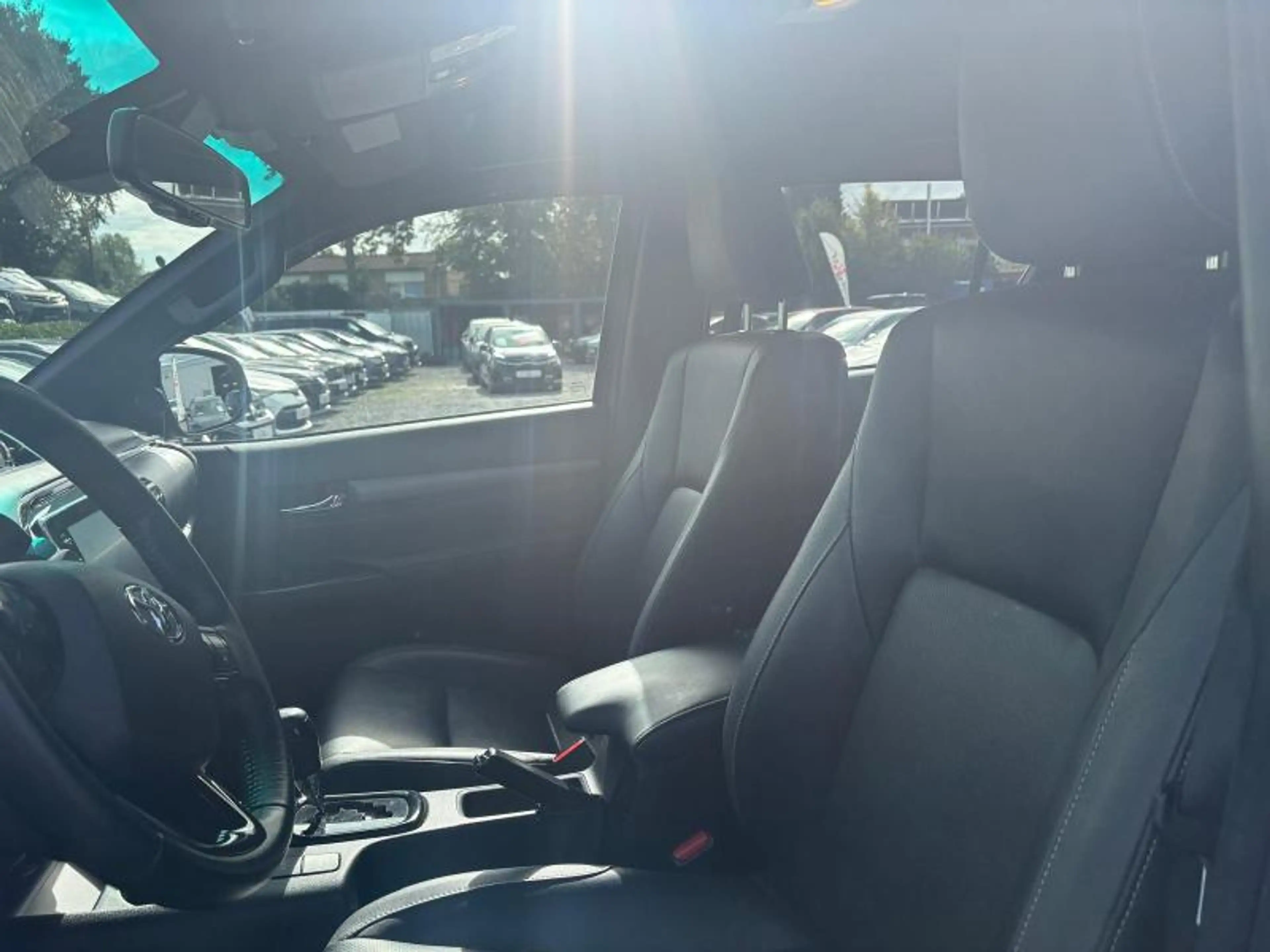 Toyota Hilux Double Cabine INVICIBLE — photo 12