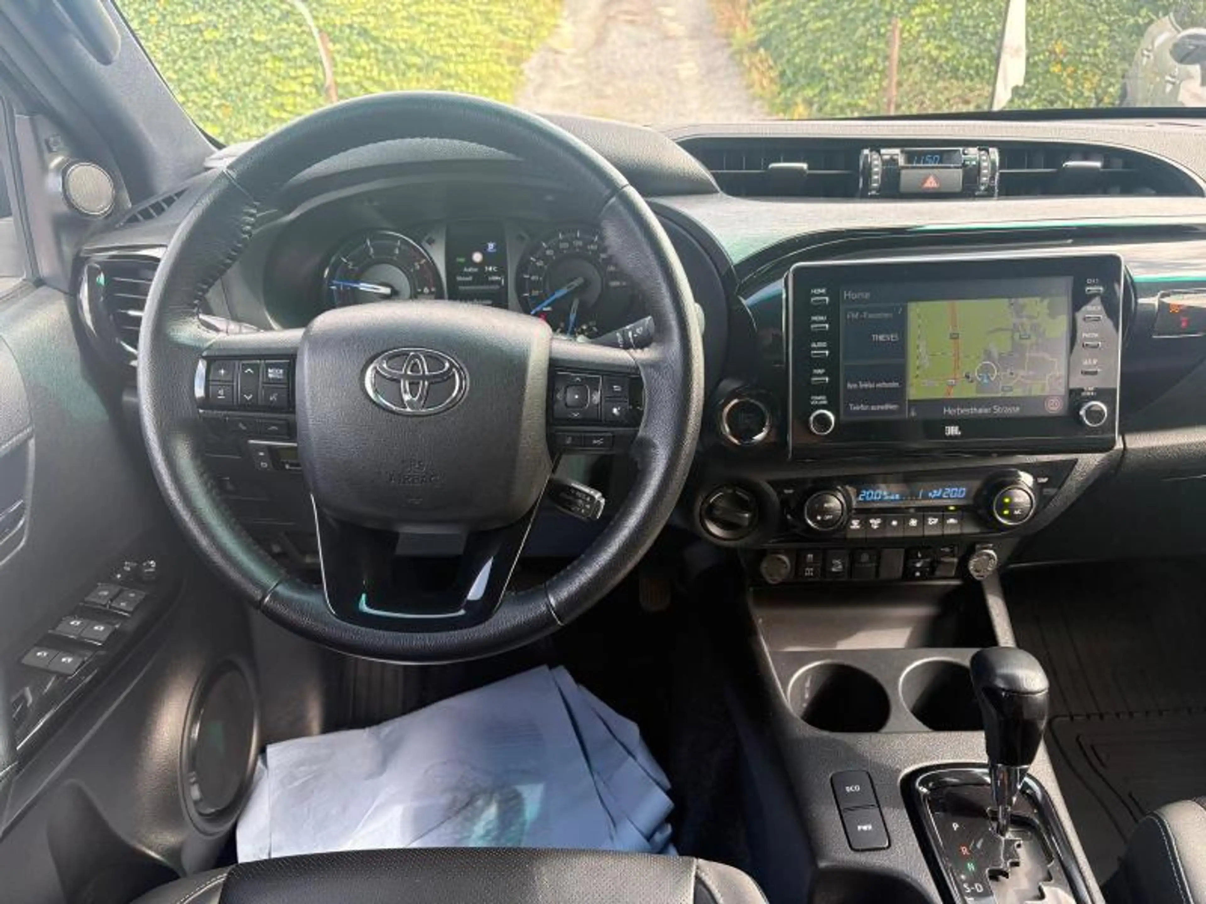 Toyota Hilux Double Cabine INVICIBLE — photo 5