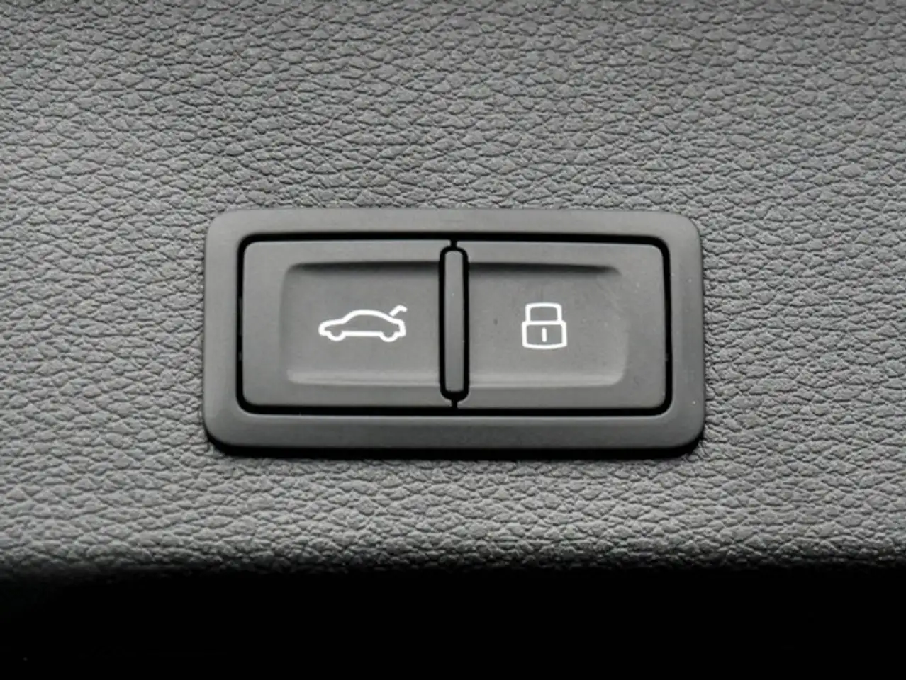 Audi Q3 35 S LINE BLACKPAK AHK CAM ACC LM19 E-KLAPPE 11