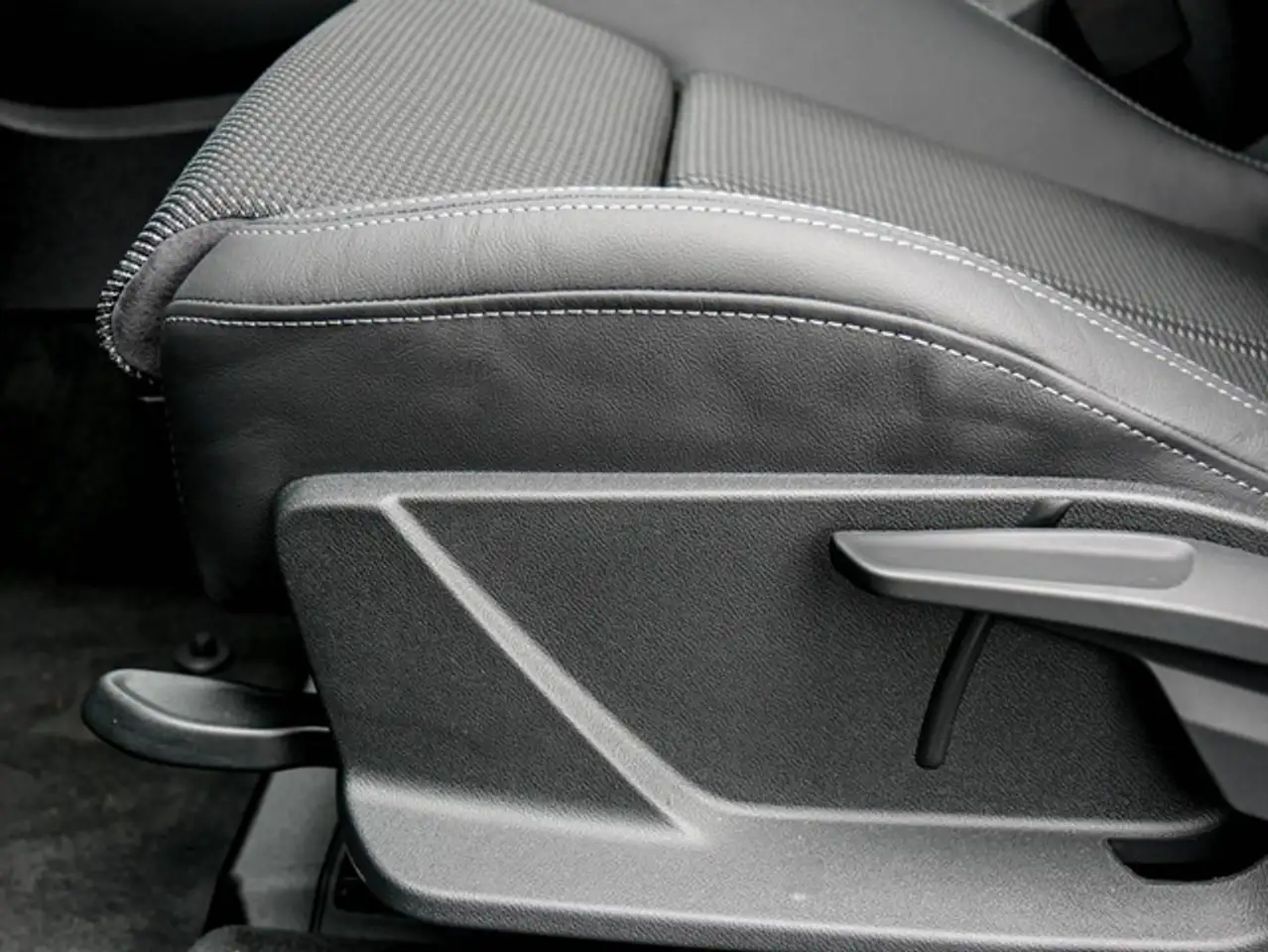 Audi Q3 35 S LINE BLACKPAK AHK CAM ACC LM19 E-KLAPPE 13