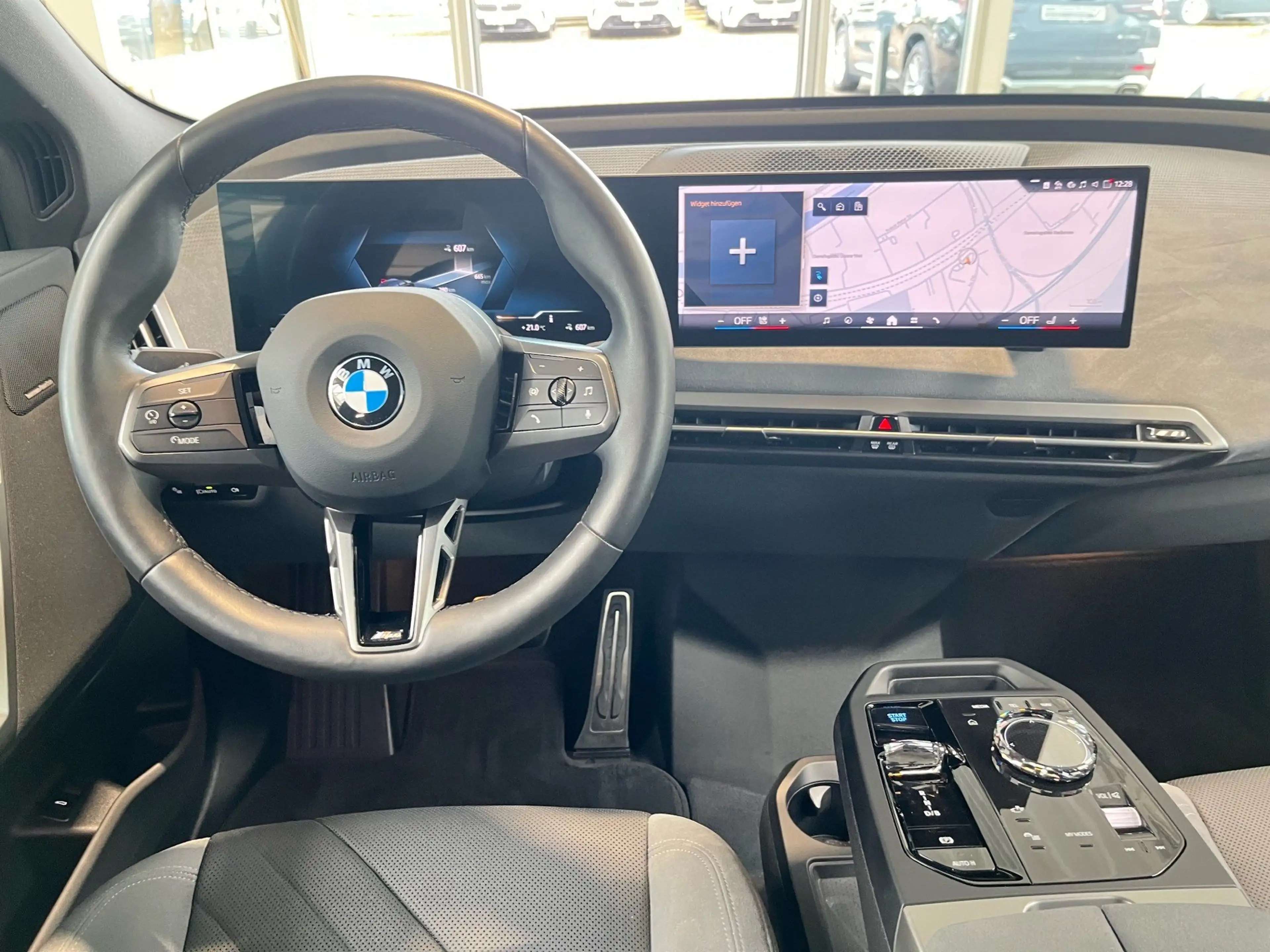 BMW iX xDrive45 M Sportpaket AHK/Soft-Close/Harman/Massag — photo 13