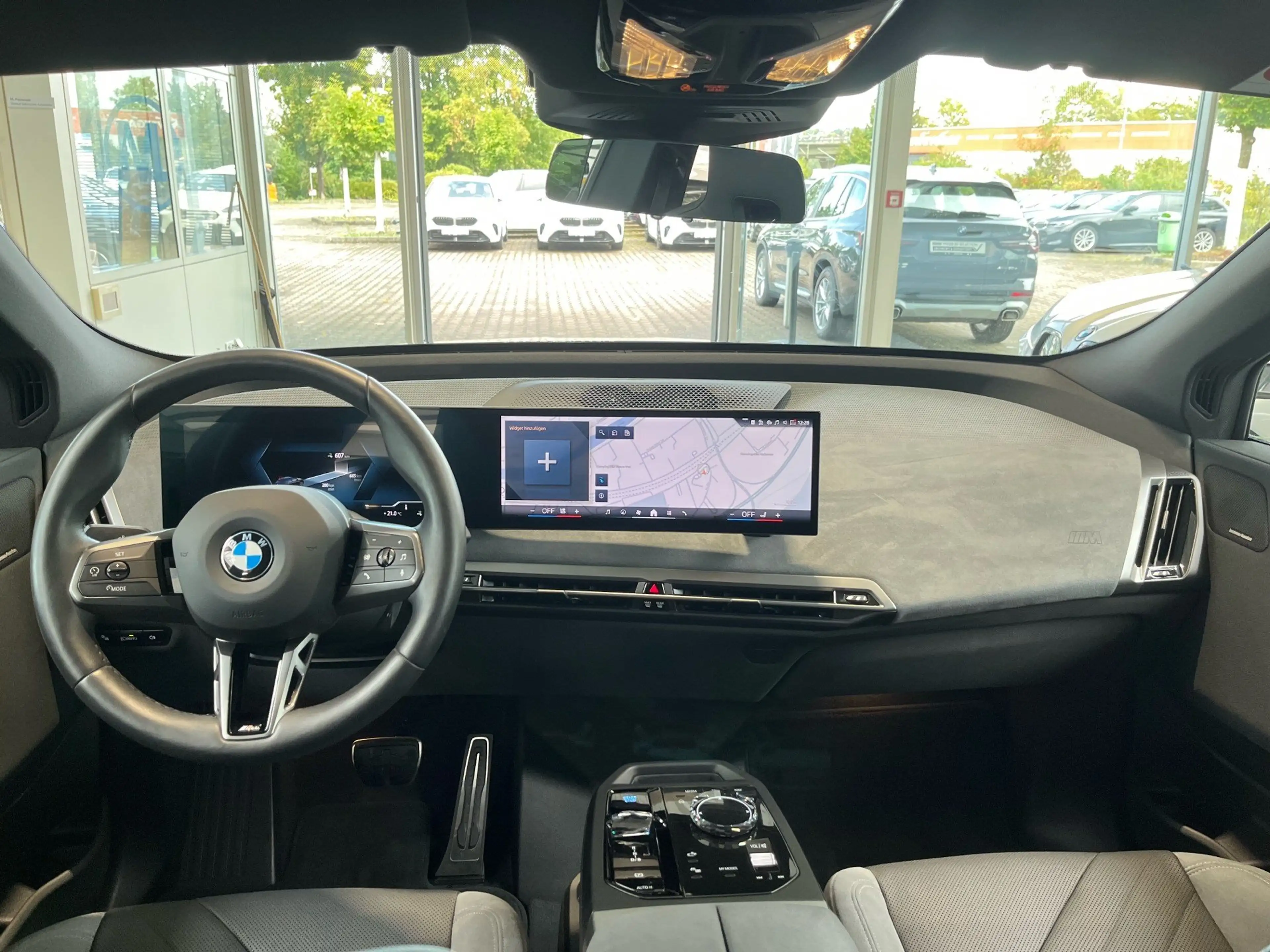 BMW iX xDrive45 M Sportpaket AHK/Soft-Close/Harman/Massag — photo 12