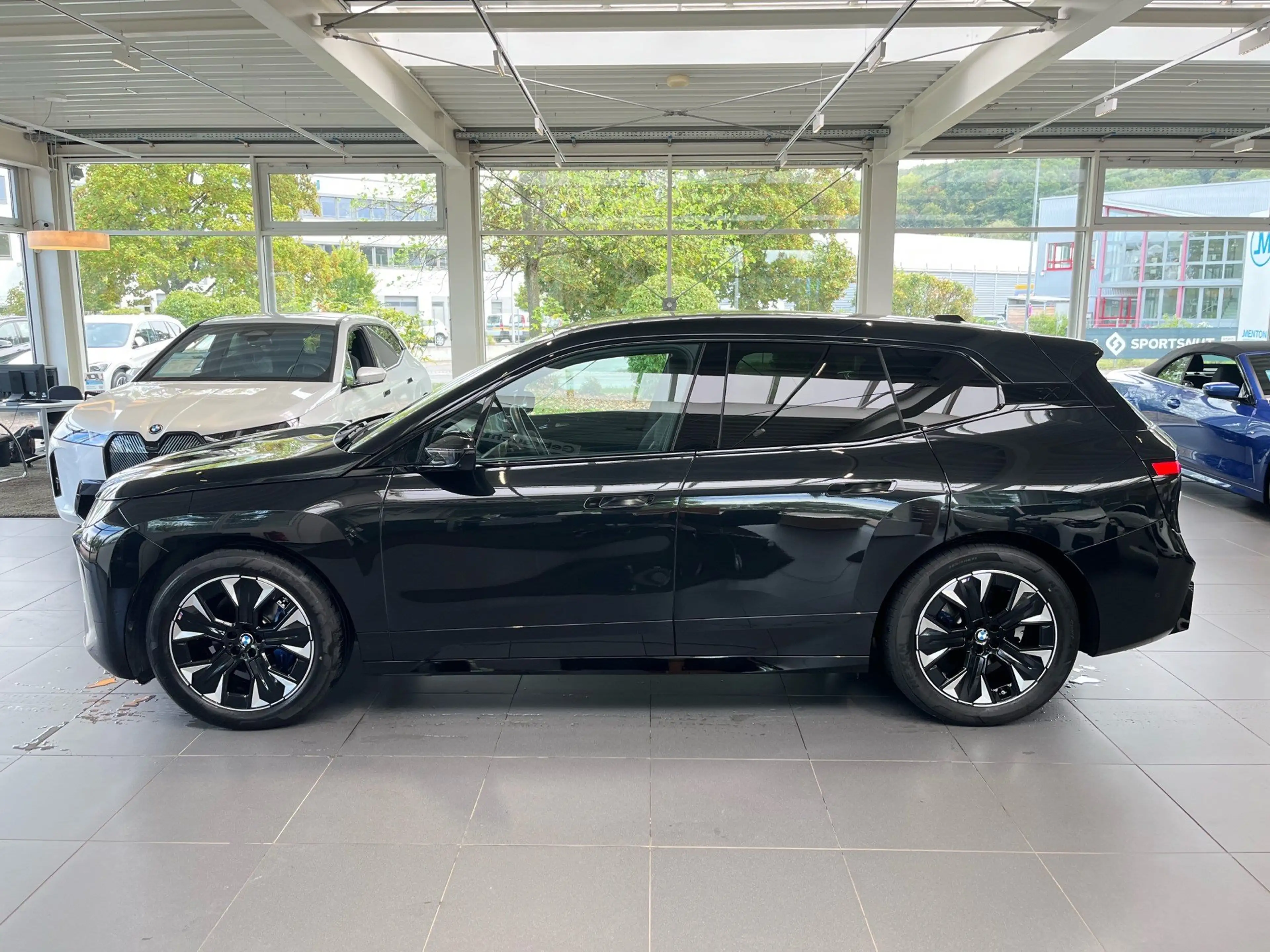 BMW iX xDrive45 M Sportpaket AHK/Soft-Close/Harman/Massag — photo 5