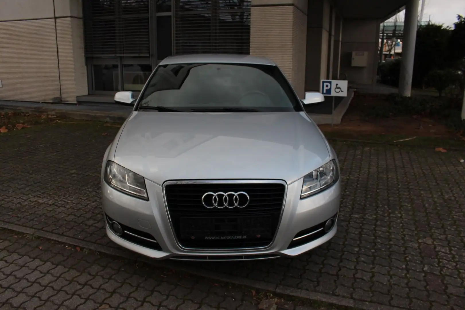 Audi A3 Sportback 1.6 TDI Ambition Silber - 2