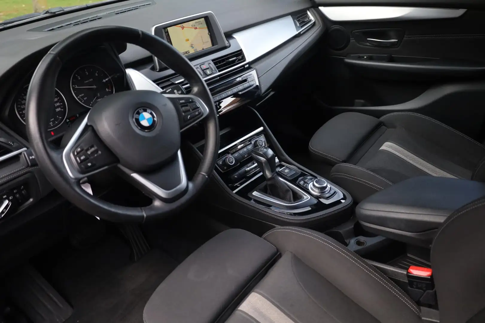 BMW 218 2-serie Active Tourer 218d Corporate Lease Sport A Zwart - 2