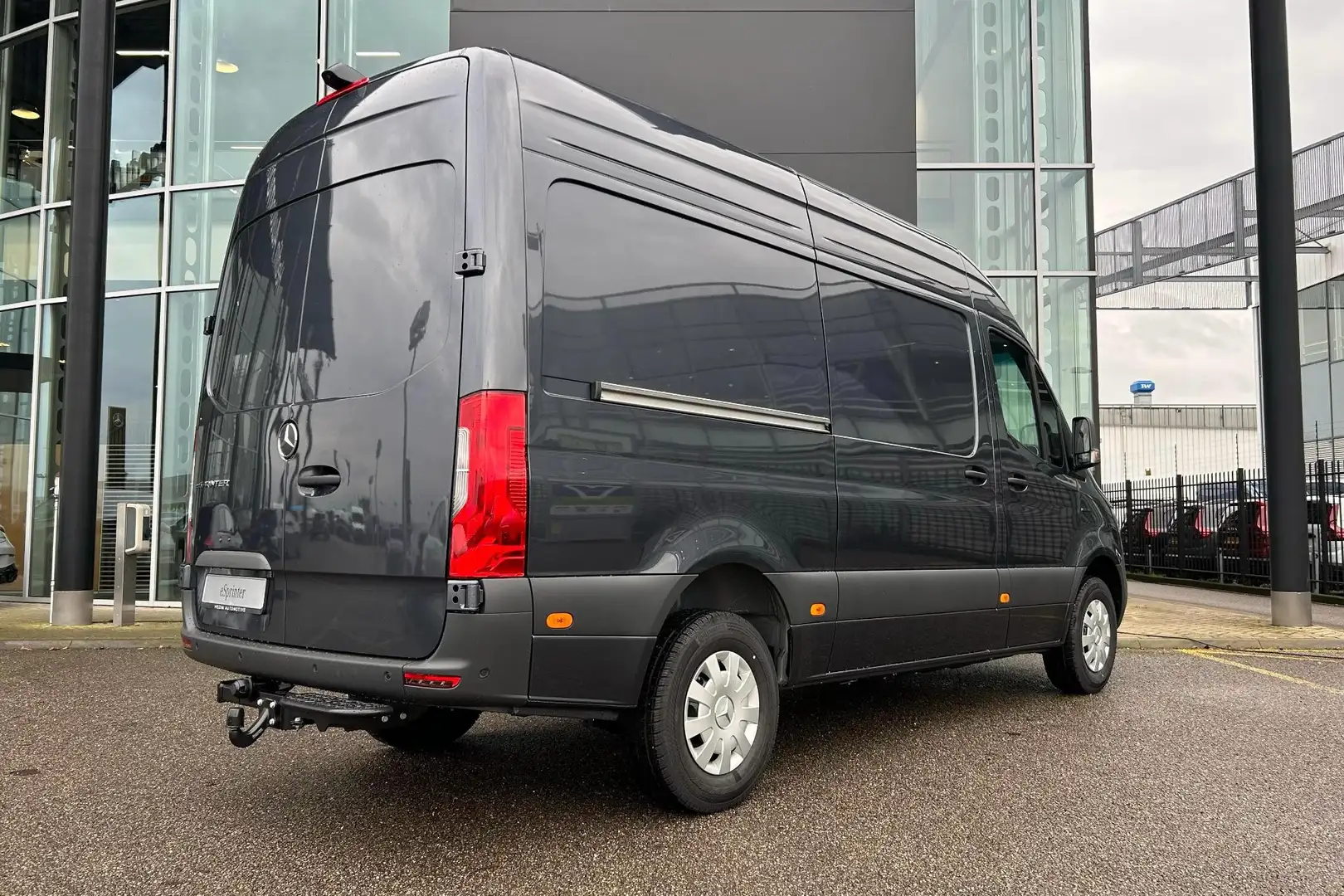 Mercedes-Benz 320 eSprinter L2/H2 Pro 81kWh | Winterpakket | High-pe Gri - 2