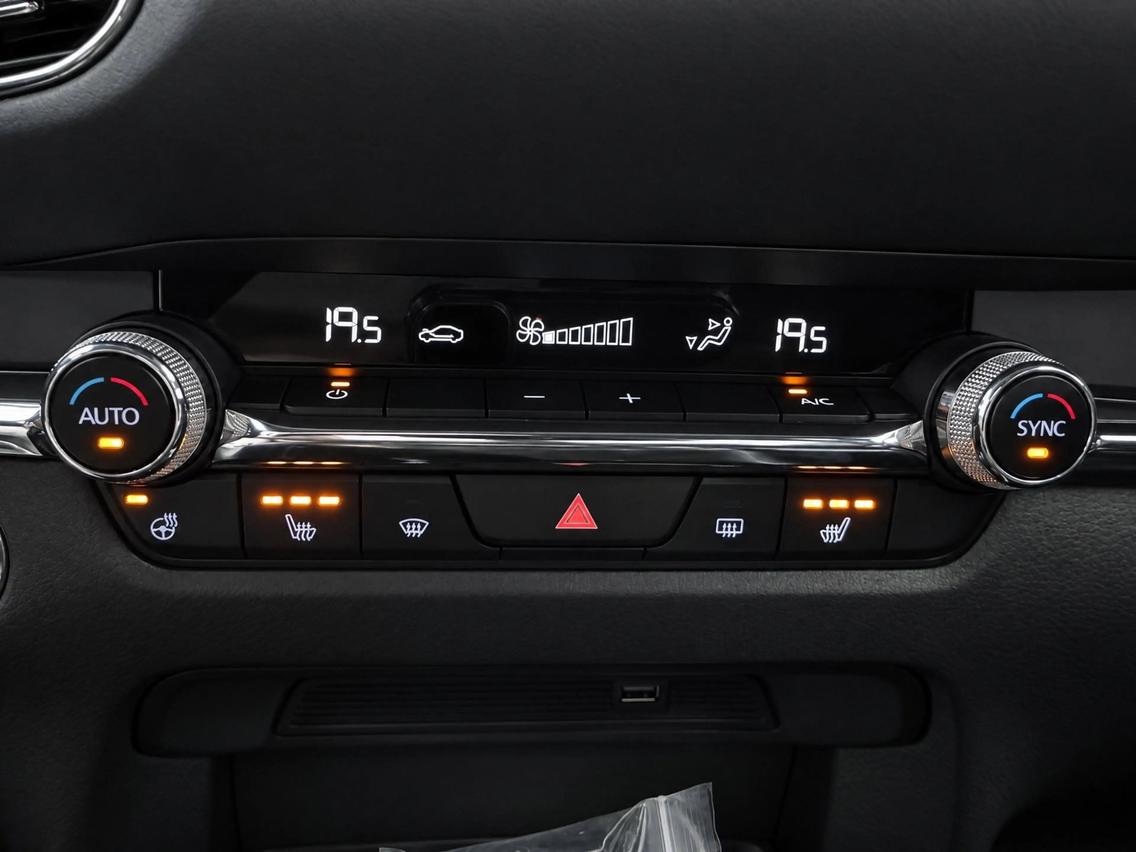 Mazda CX-30 2.0 e-SkyActiv-X M Hybrid Luxury |NAP|HUD| — photo 13
